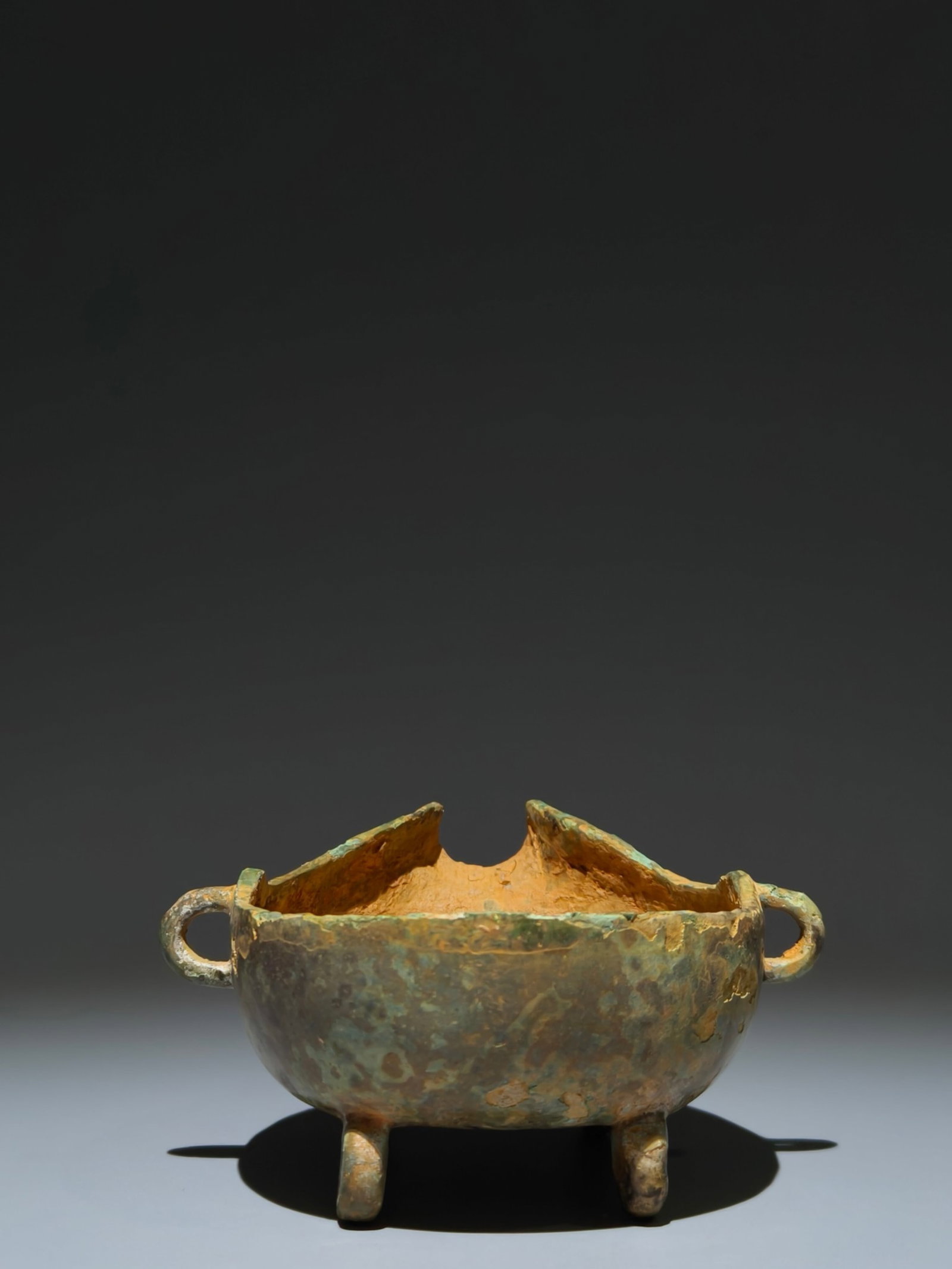 An Archaic Bronze Cup - 3