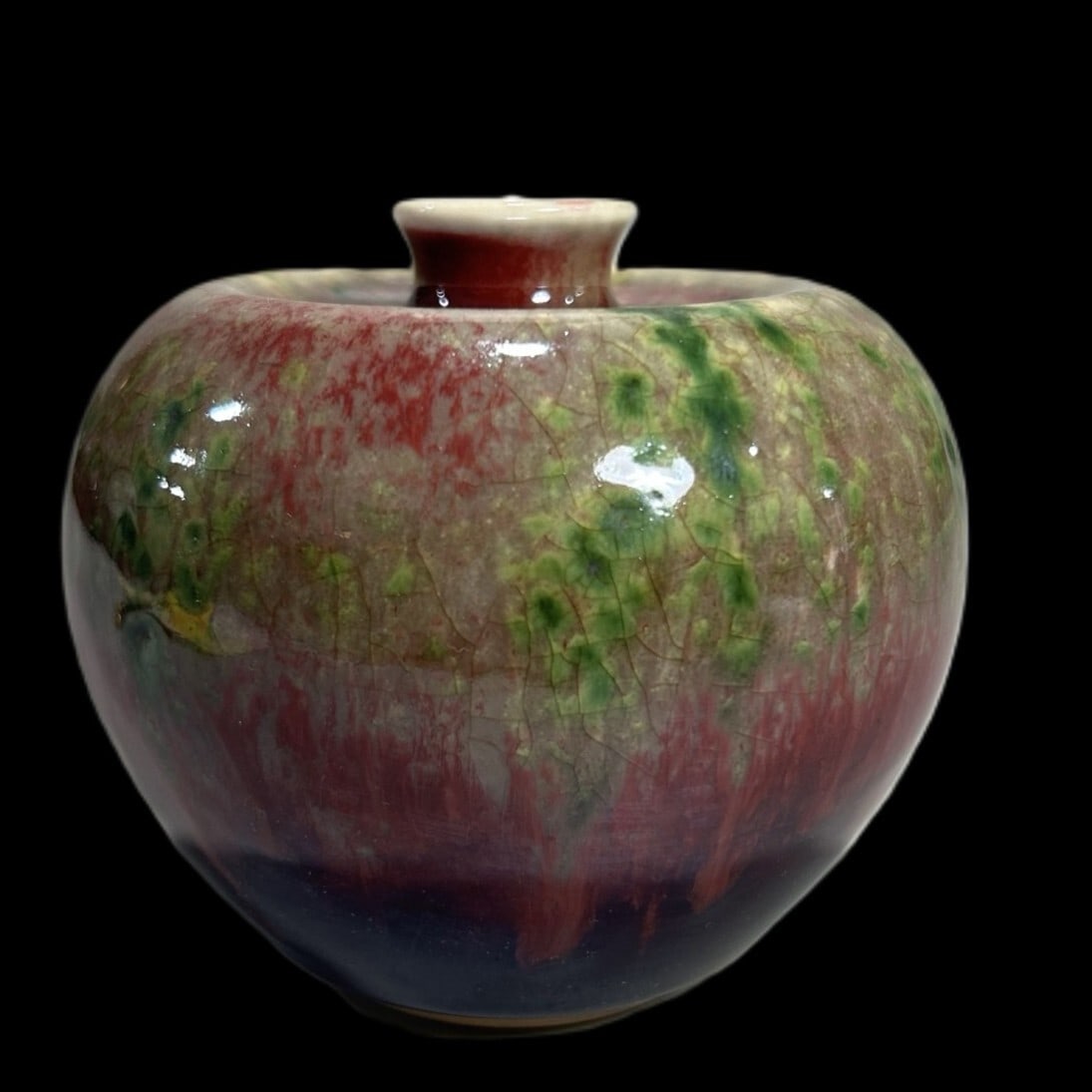 An Exquisite Ji Red Glazed Apple-Shaped Jar: An Exquisite Ji Red Glazed Apple-Shaped Jar,Qing Dynasty,China,Kangxi Six-character Mark,Size:3.7inx3.1in