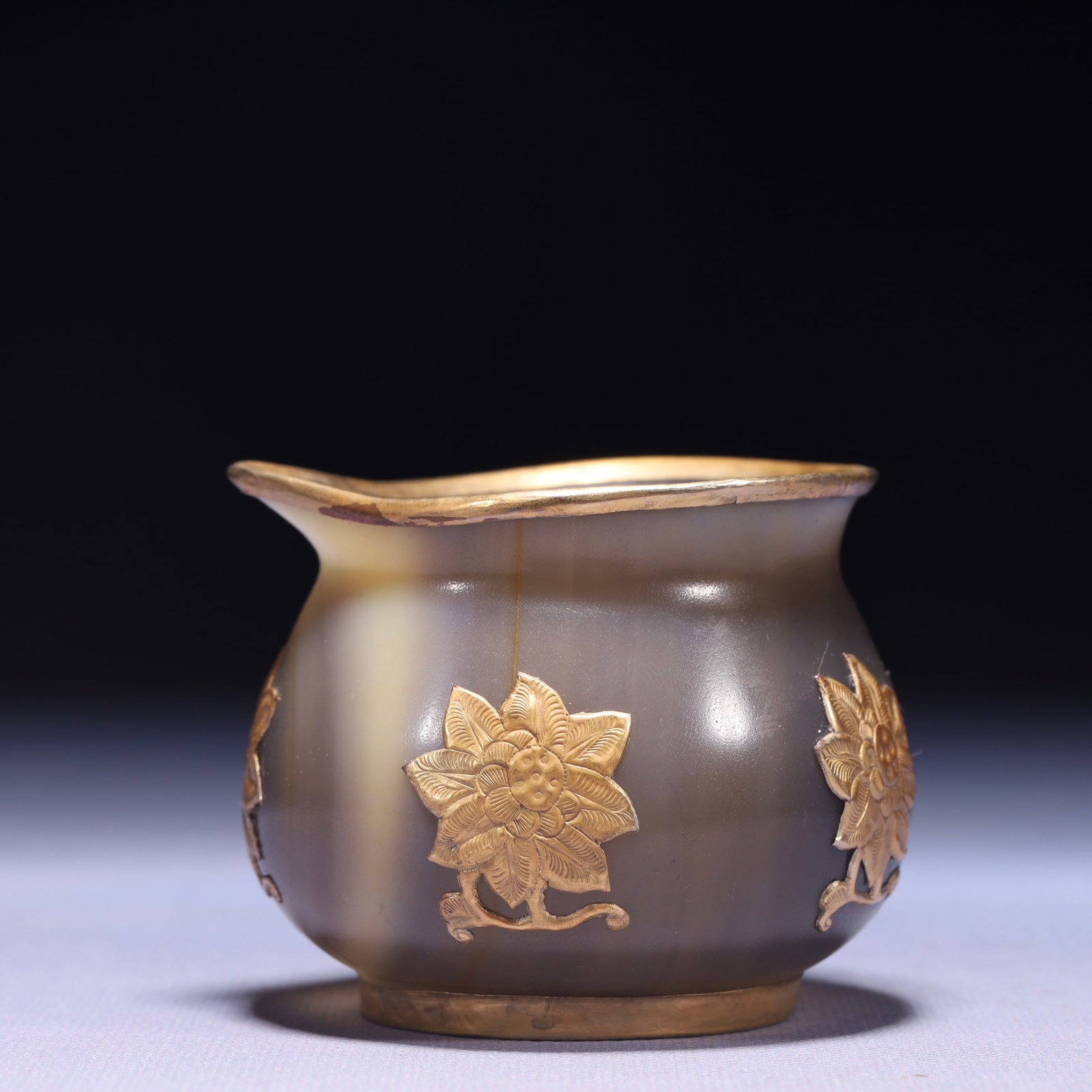 An Exquisite Agate Flower Pattern Cup (1 of 8)