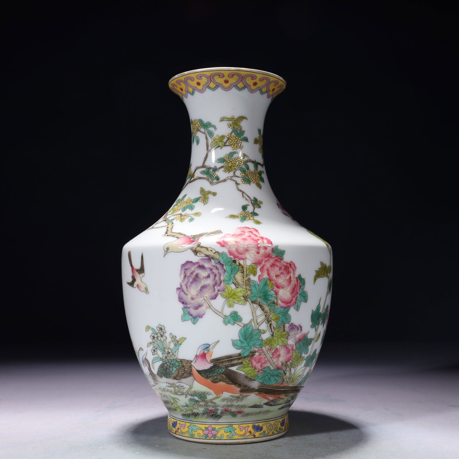 An Exquisite Famille-Rose Flower and Bird Pattern Vase,with poem: An Exquisite Famille-Rose Flower and Bird Pattern Vase,with poem,Qing Dynasty,China,Yongzheng Four-character Mark,Size:5.1inx9.1in,Weight:1800g 粉彩花鸟纹瓶,带