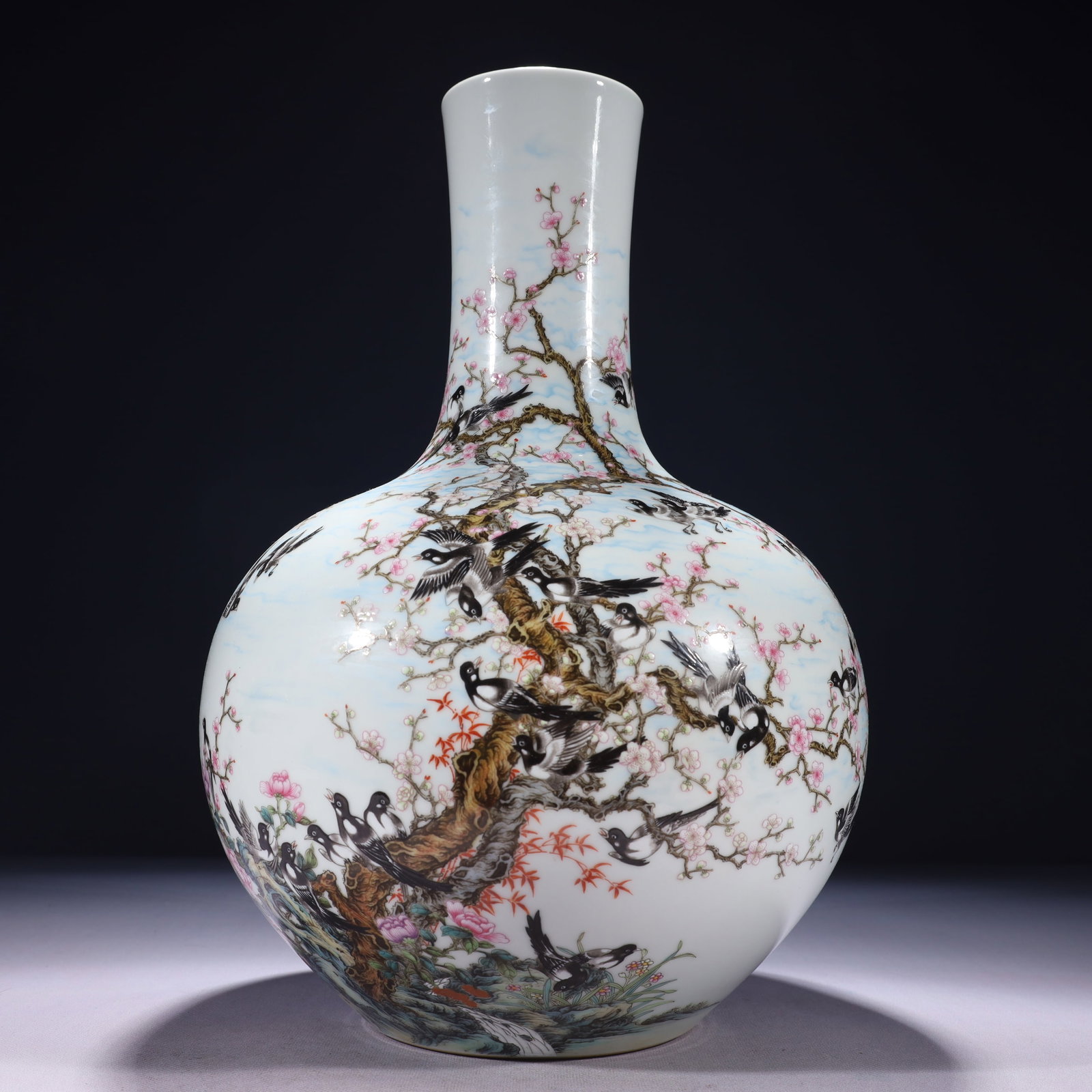 An Exquisite Famille-Rose Flower and Bird Pattern Vase,with poem: An Exquisite Famille-Rose Flower and Bird Pattern Vase,with poem,Qing Dynasty,China,Qianlong Six-character Mark,Size:9.4inx15.7in,Weight:3950g 粉彩花鸟纹瓶,带