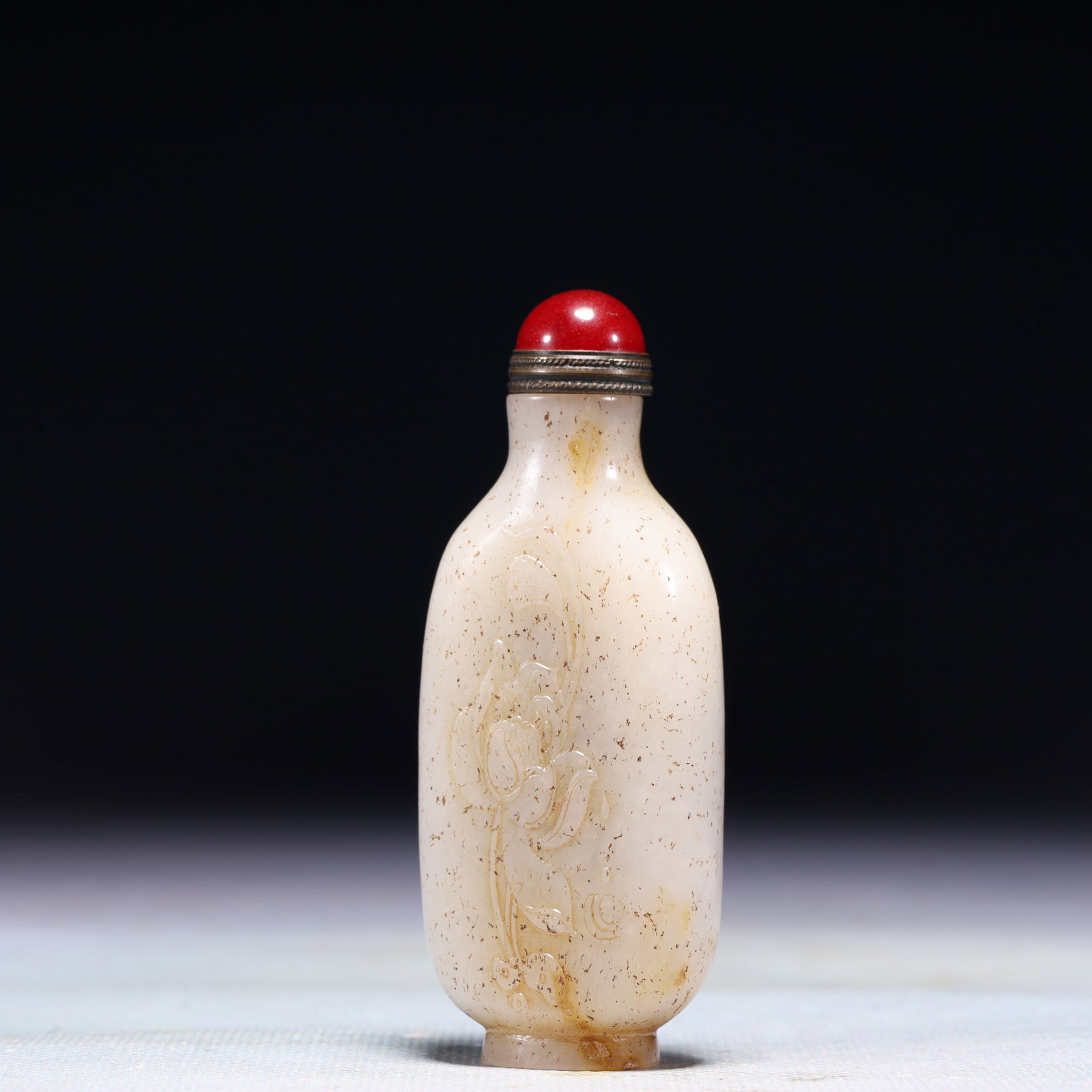 An Exquisite White Jade Flower Pattern Snuff Bottle - 2
