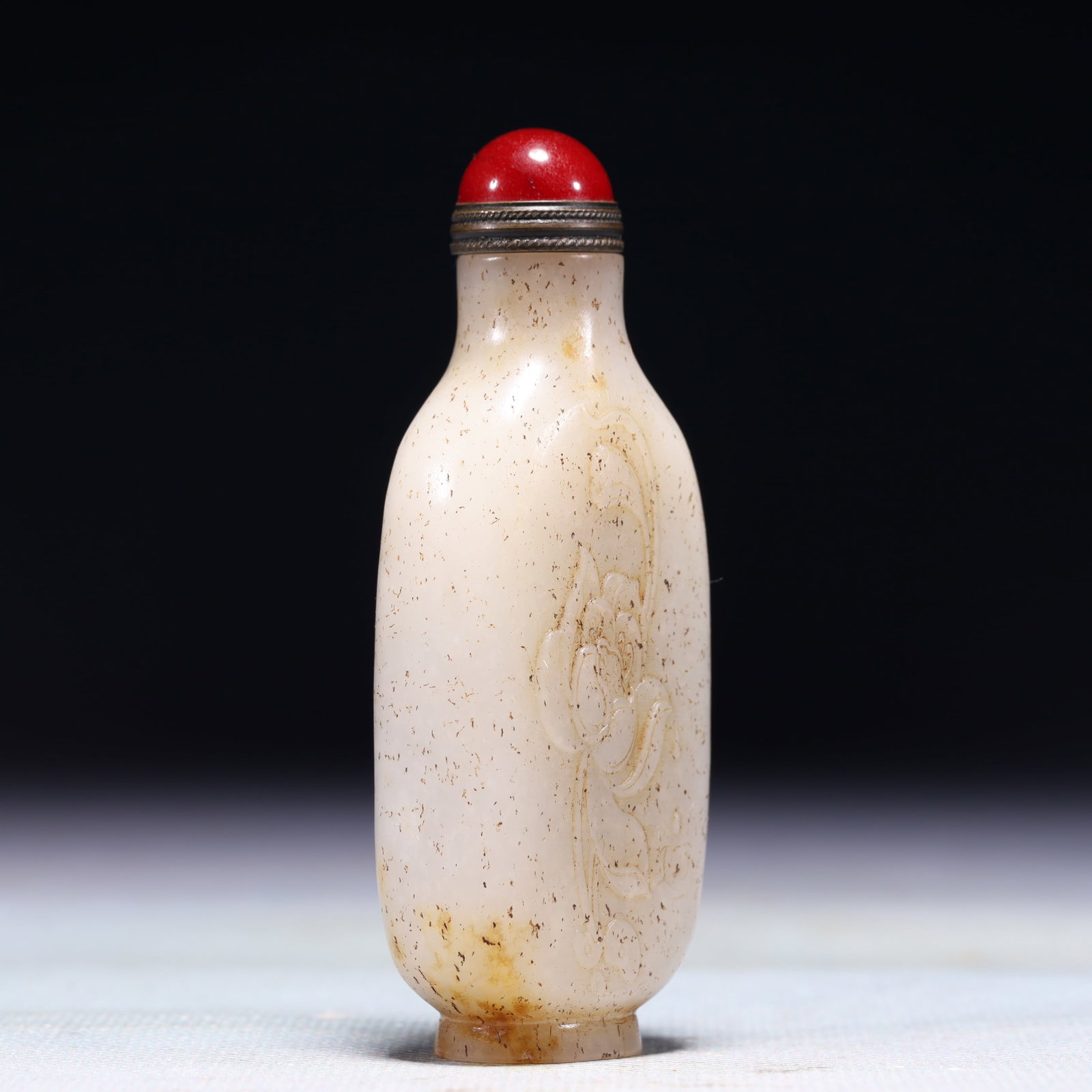 An Exquisite White Jade Flower Pattern Snuff Bottle - 3