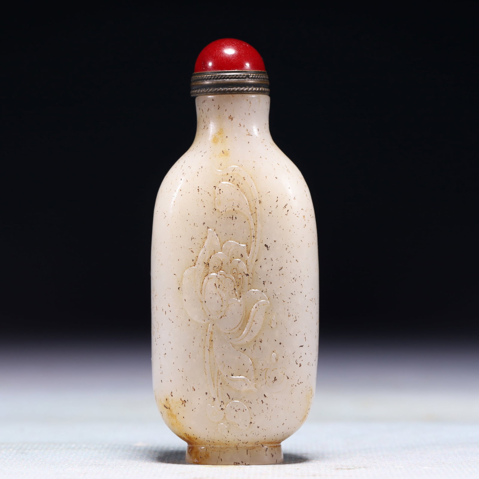An Exquisite White Jade Flower Pattern Snuff Bottle - 4
