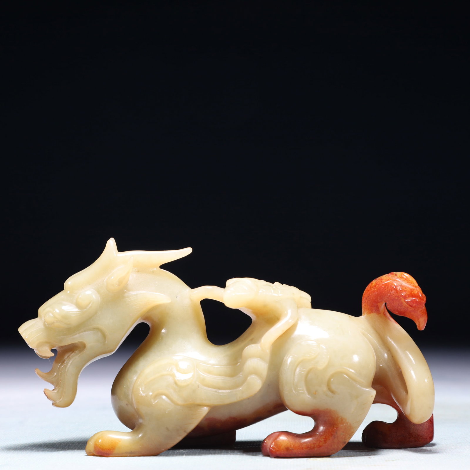 An Exquisite White Jade Beast Ornament: An Exquisite White Jade Beast Ornament,Qing Dynasty,China,Size:5.9inx1.6inx3in,Weight:462g 白玉兽摆件,中国清代