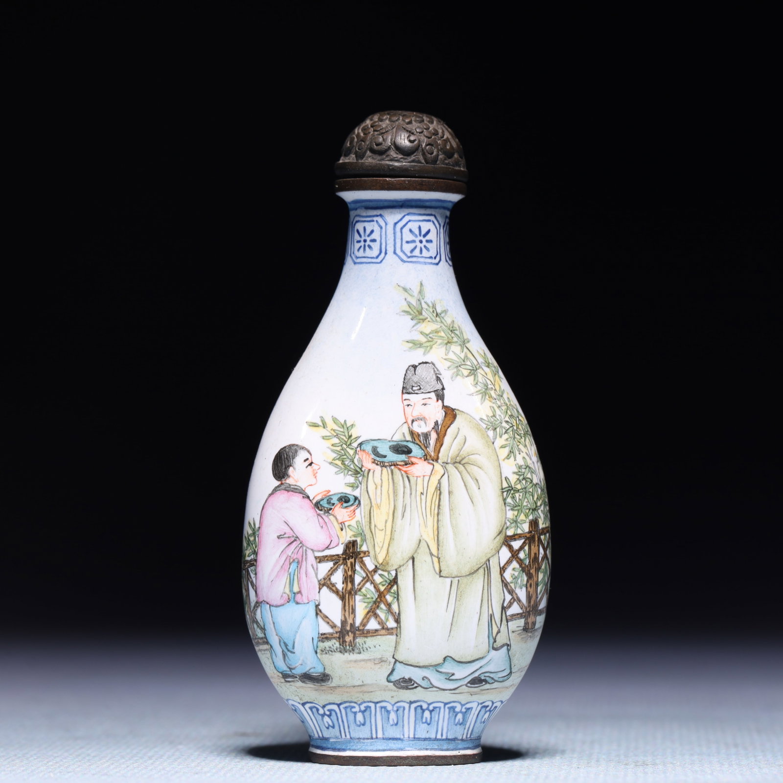 An Exquisite Painted Enamel Figure Pattern Snuff Bottle - 5