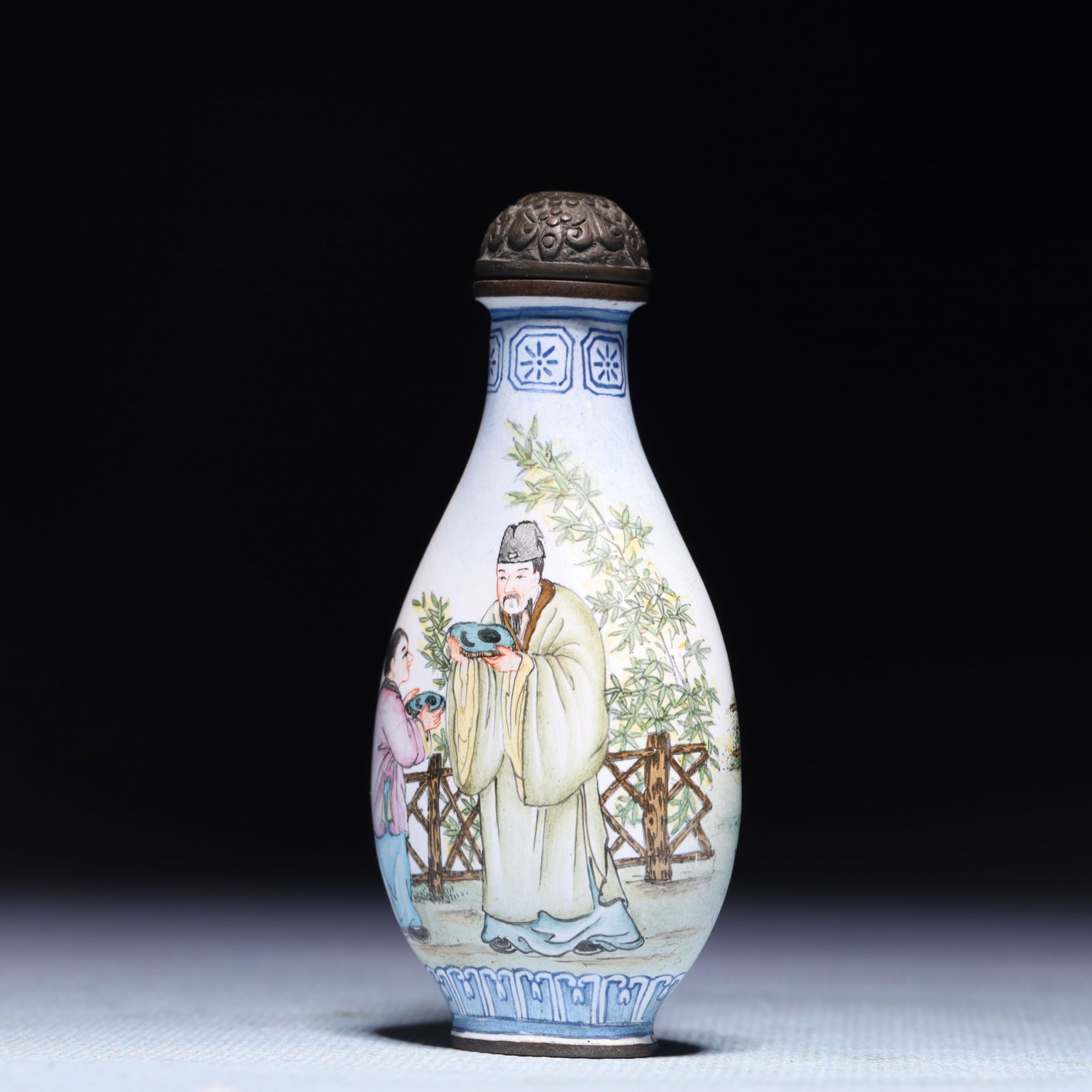 An Exquisite Painted Enamel Figure Pattern Snuff Bottle - 6