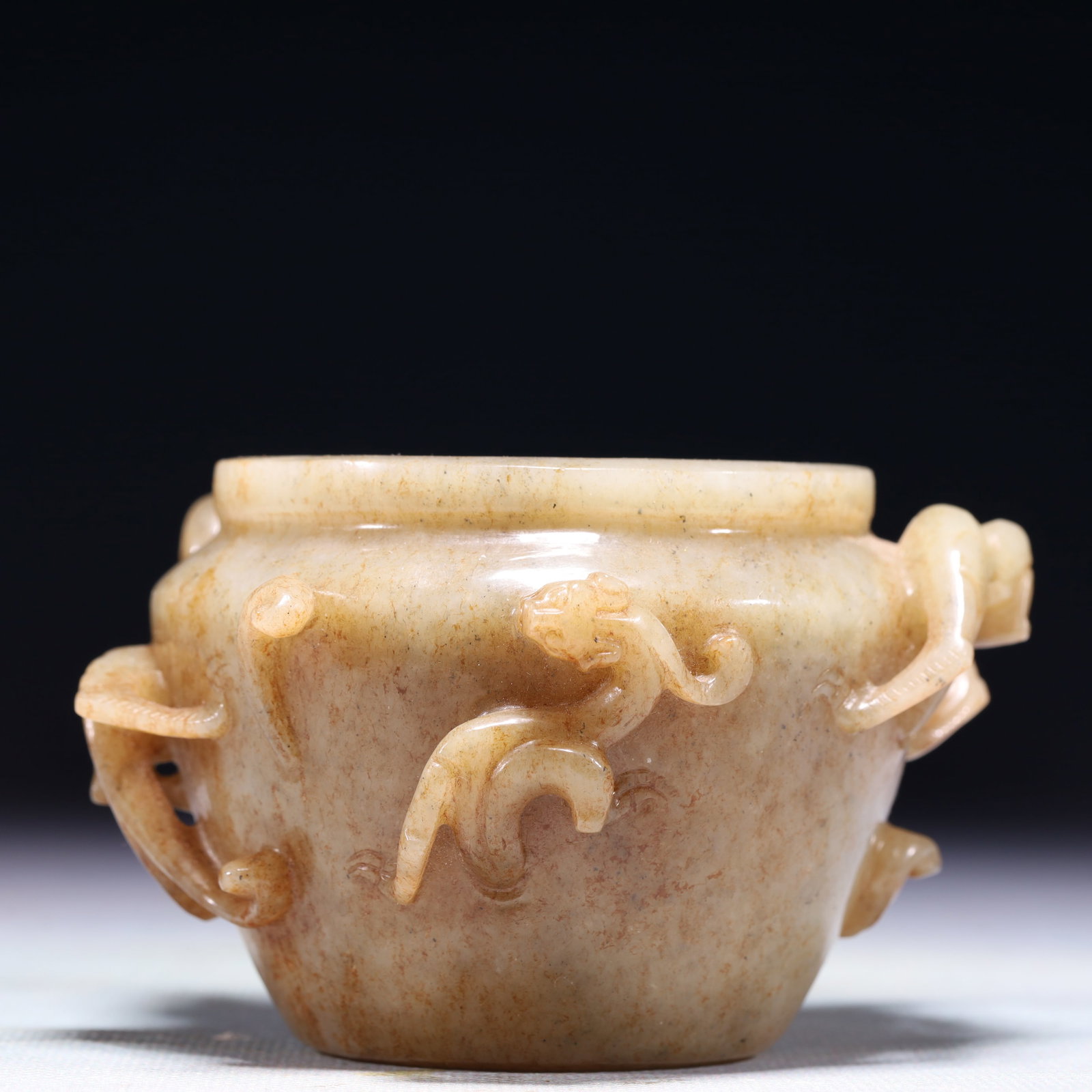 An Exquisite White Jade Chi-Dragon Pattern Jar - 4