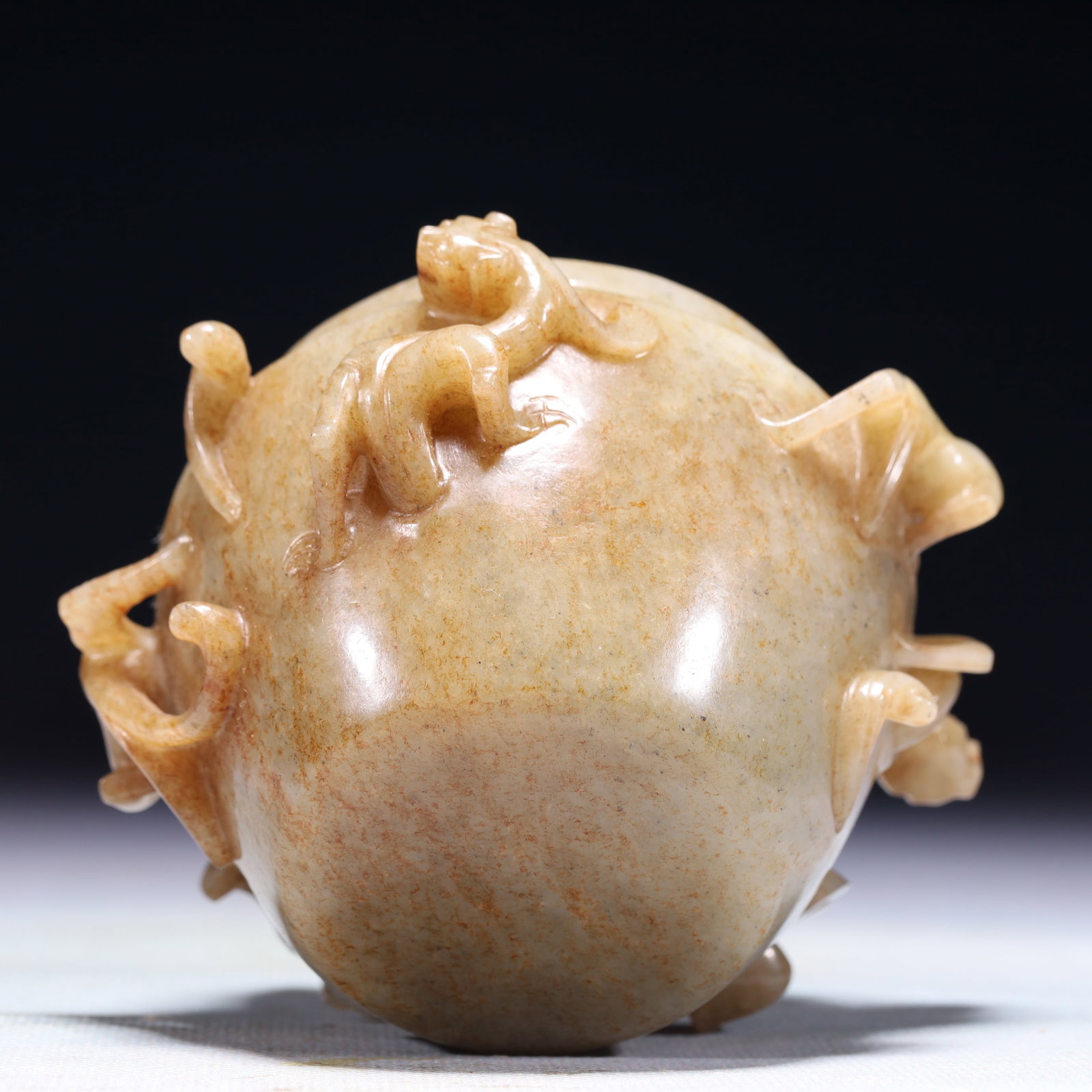 An Exquisite White Jade Chi-Dragon Pattern Jar - 7
