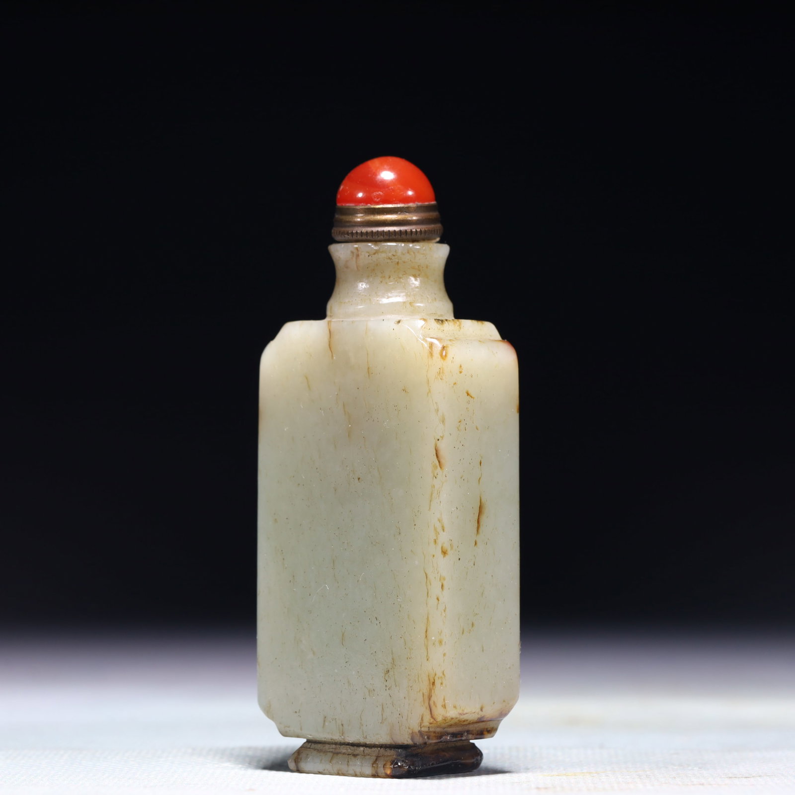An Exquisite White Jade Snuff Bottle - 2