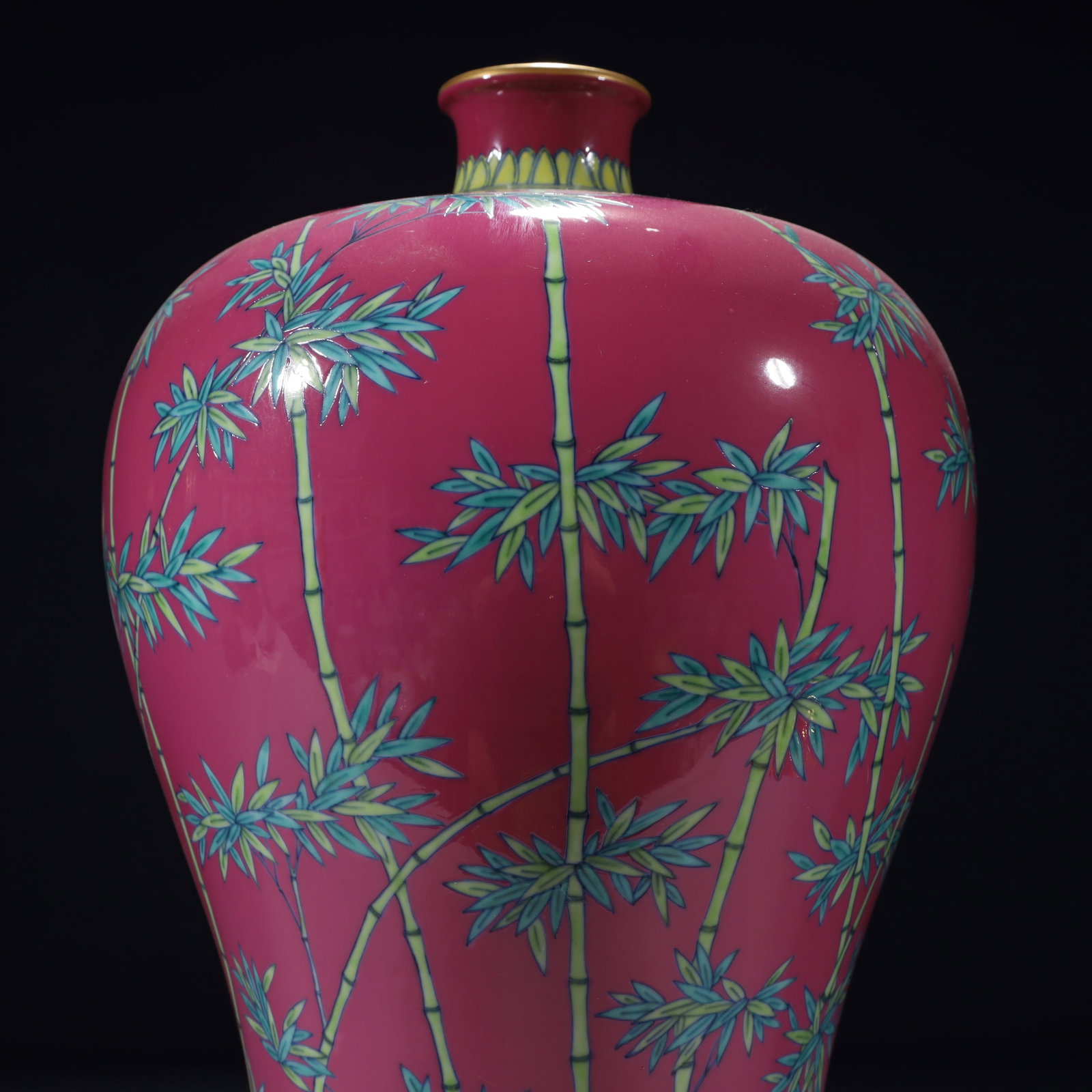 An Exquisite Ruby Red-Glazed Enamel Painted Gold Bamboo Pattern Vase - 2