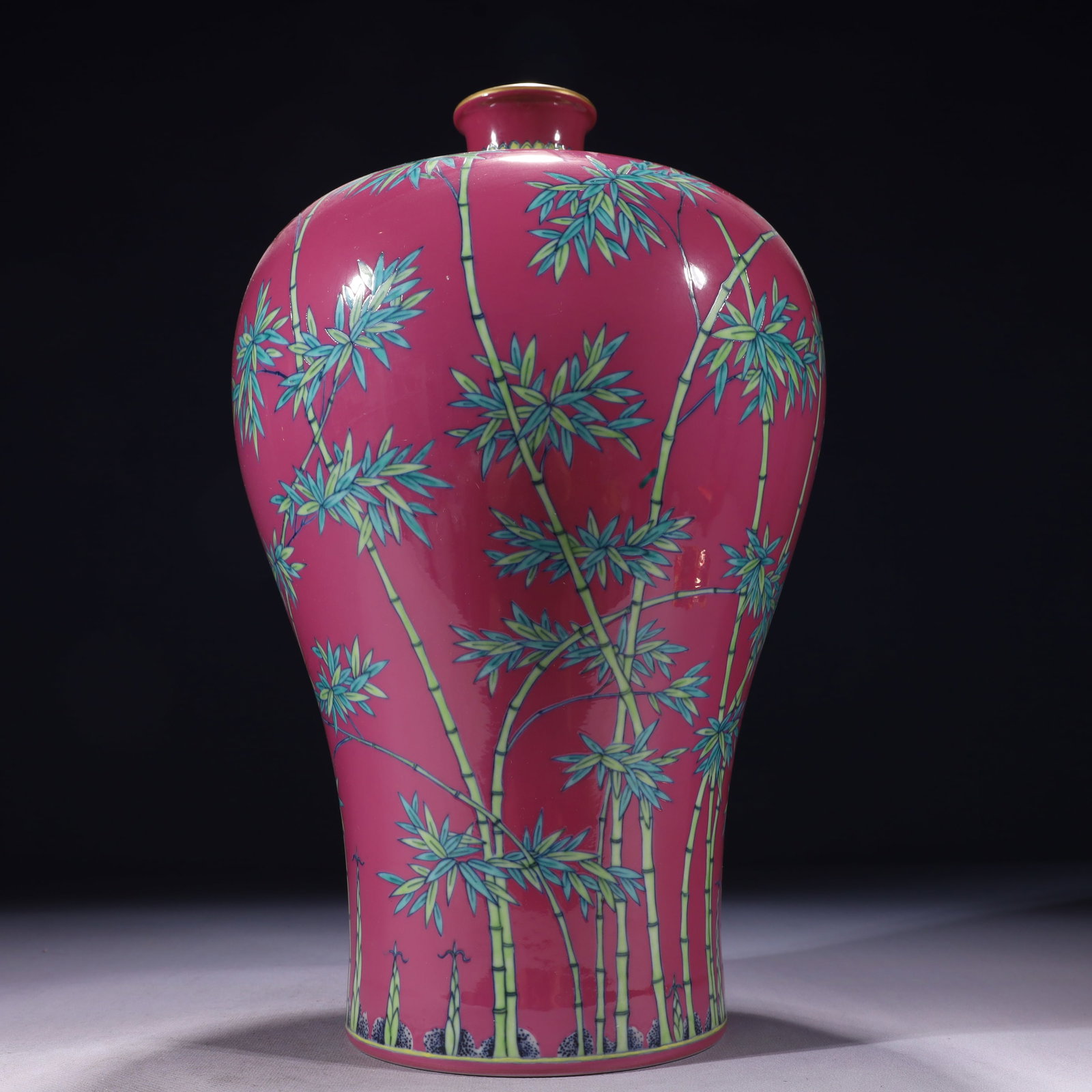 An Exquisite Ruby Red-Glazed Enamel Painted Gold Bamboo Pattern Vase - 5