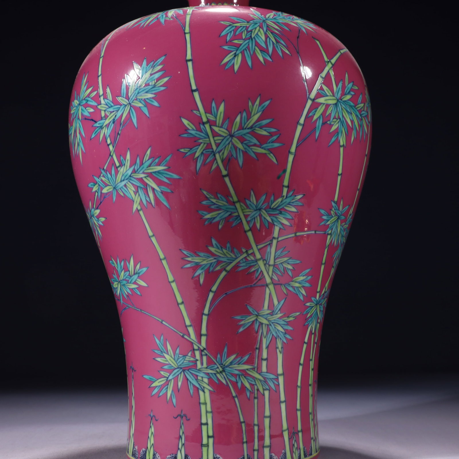 An Exquisite Ruby Red-Glazed Enamel Painted Gold Bamboo Pattern Vase - 6