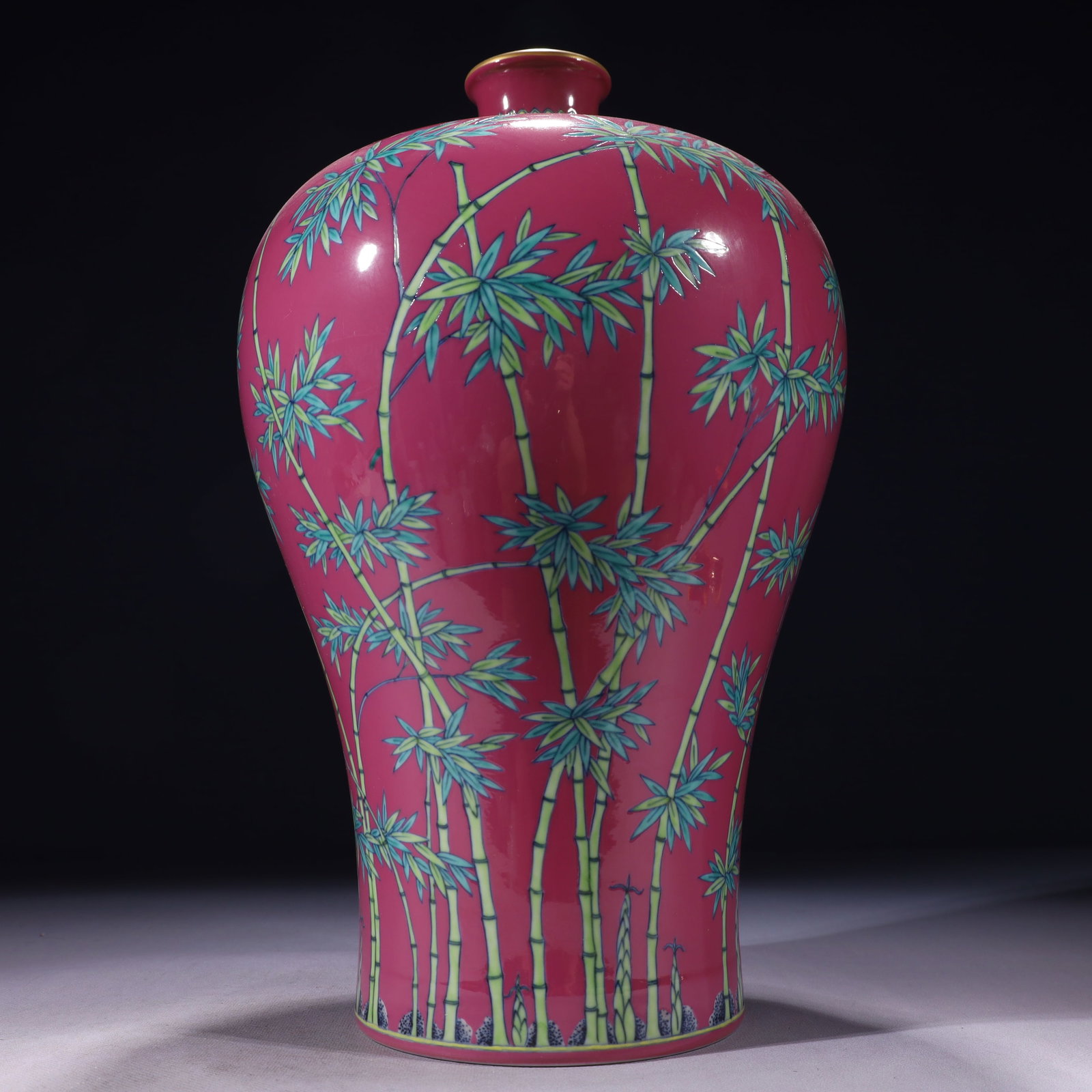 An Exquisite Ruby Red-Glazed Enamel Painted Gold Bamboo Pattern Vase - 7