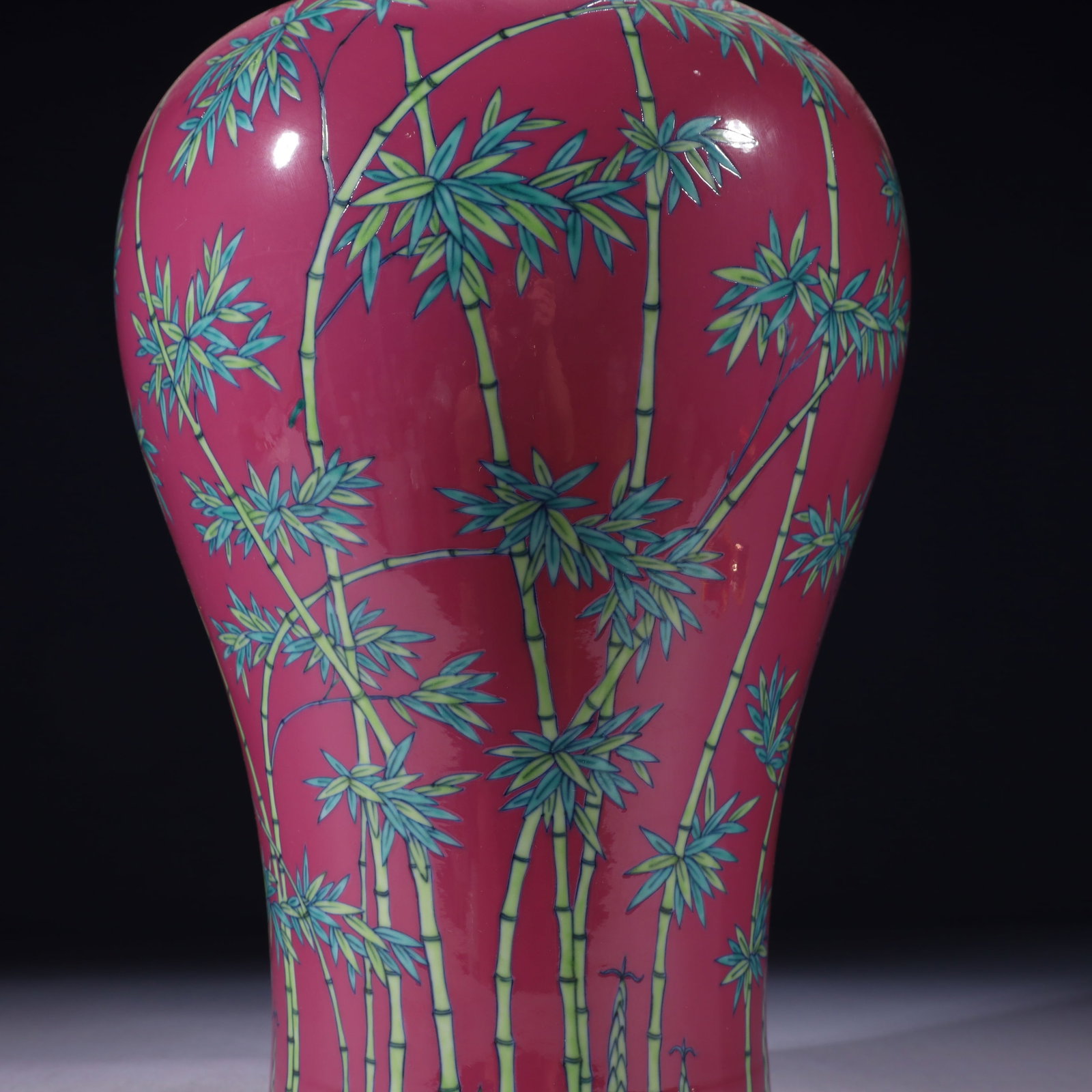 An Exquisite Ruby Red-Glazed Enamel Painted Gold Bamboo Pattern Vase - 8