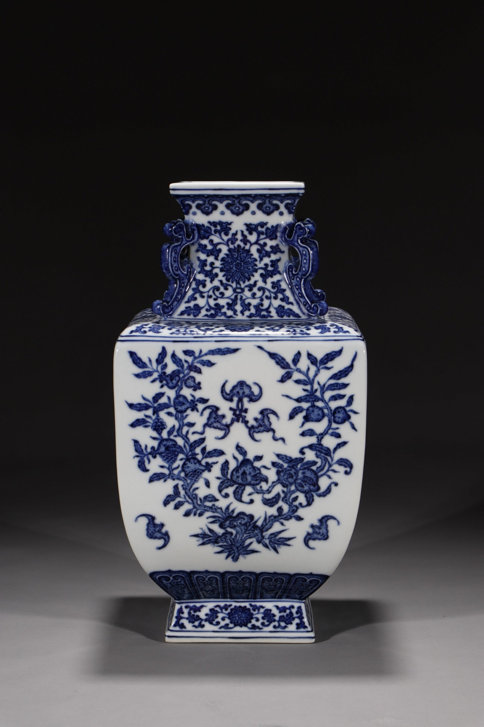A Rare Blue and White Bats and Peach Pattern Vase: A Rare Blue and White Bats and Peach Pattern Vase,Qing Dynasty,China,Qianlong Six-character Mark,Size:14in 青花福寿纹瓶,中国清代,乾