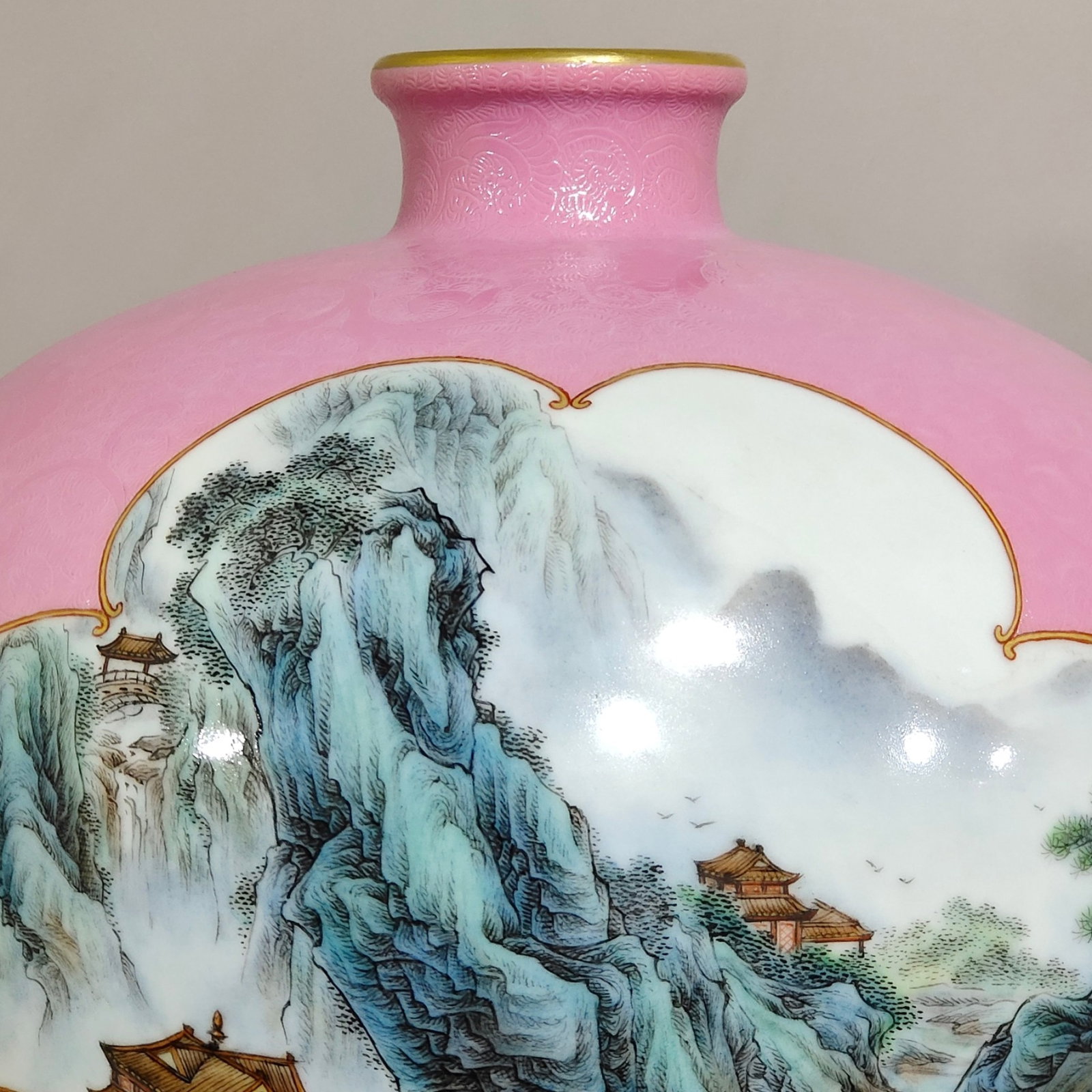 A Huge Ruby Red-Glazed Enamel Painted Gold Landscape Pattern Vase - 4