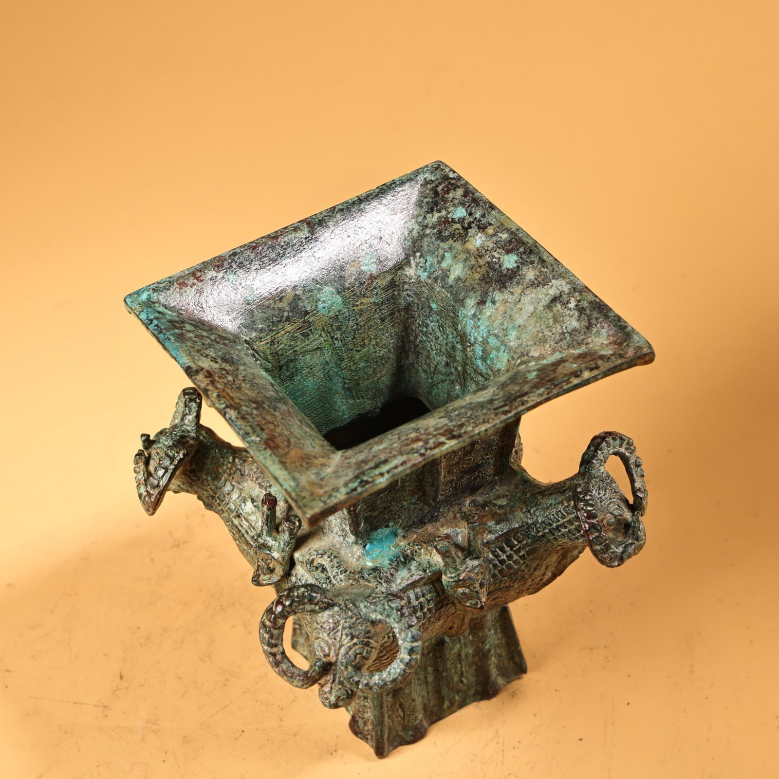 An Archaic Bronze Sheep Pattern Vase - 3
