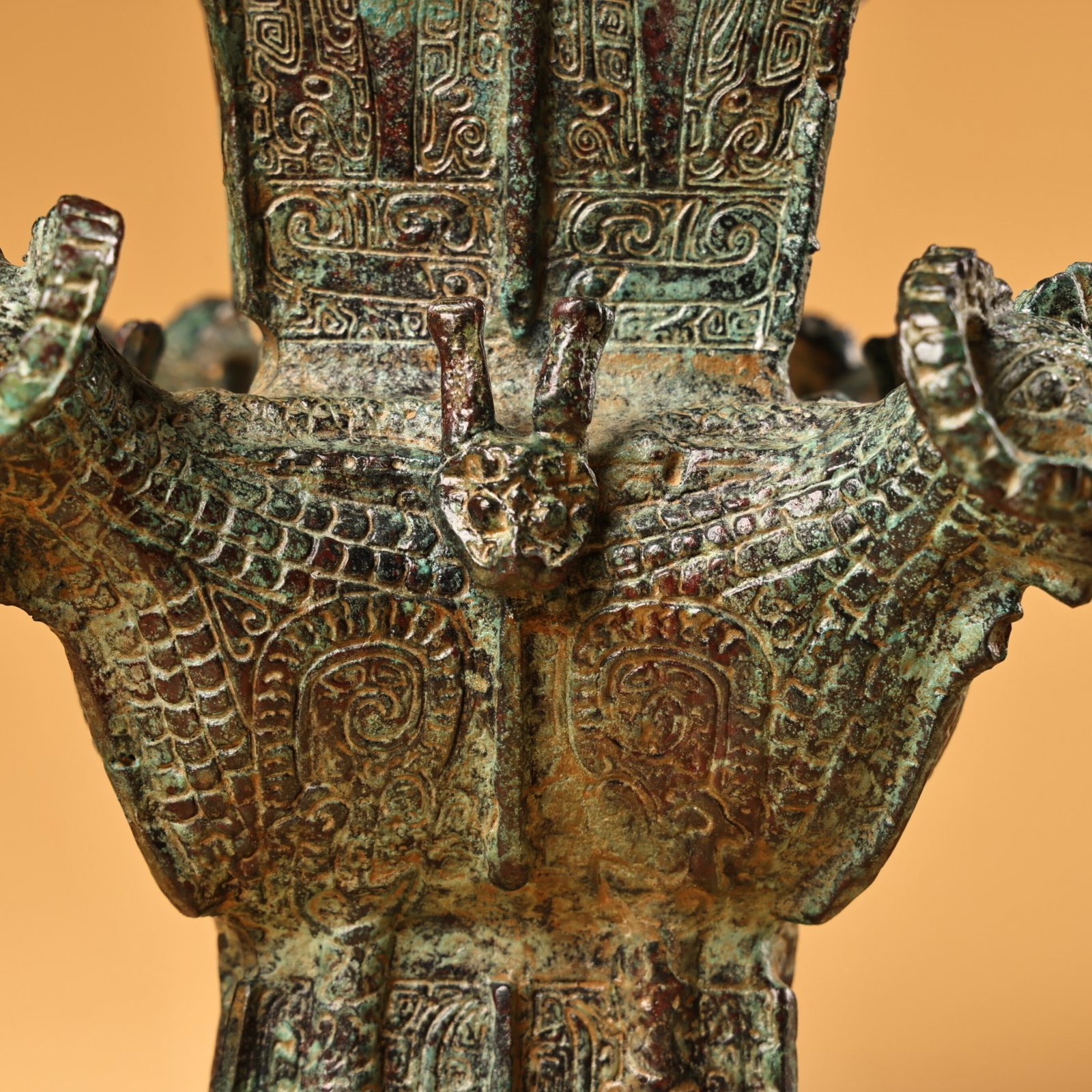 An Archaic Bronze Sheep Pattern Vase - 5