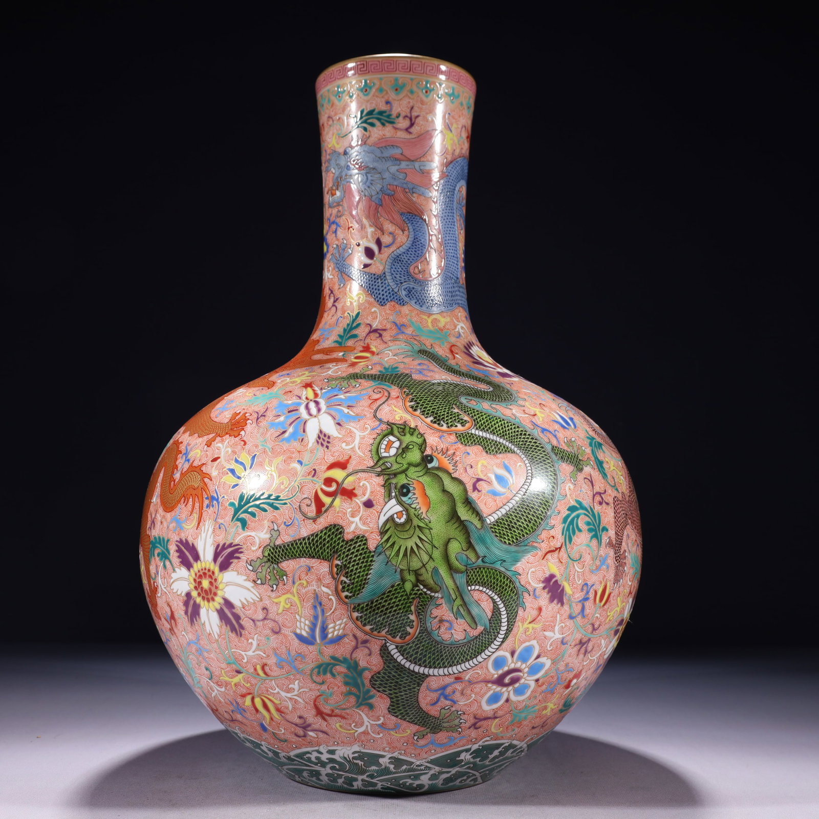 An Exquisite Famille-Rose Painted Gold Flower and Dragon Pattern Vase: An Exquisite Famille-Rose Painted Gold Flower and Dragon Pattern Vase,Qing Dynasty,China,Qianlong Six-character Mark,Size:10.2inx16.1in,Weight:5050g 粉彩描金花卉
