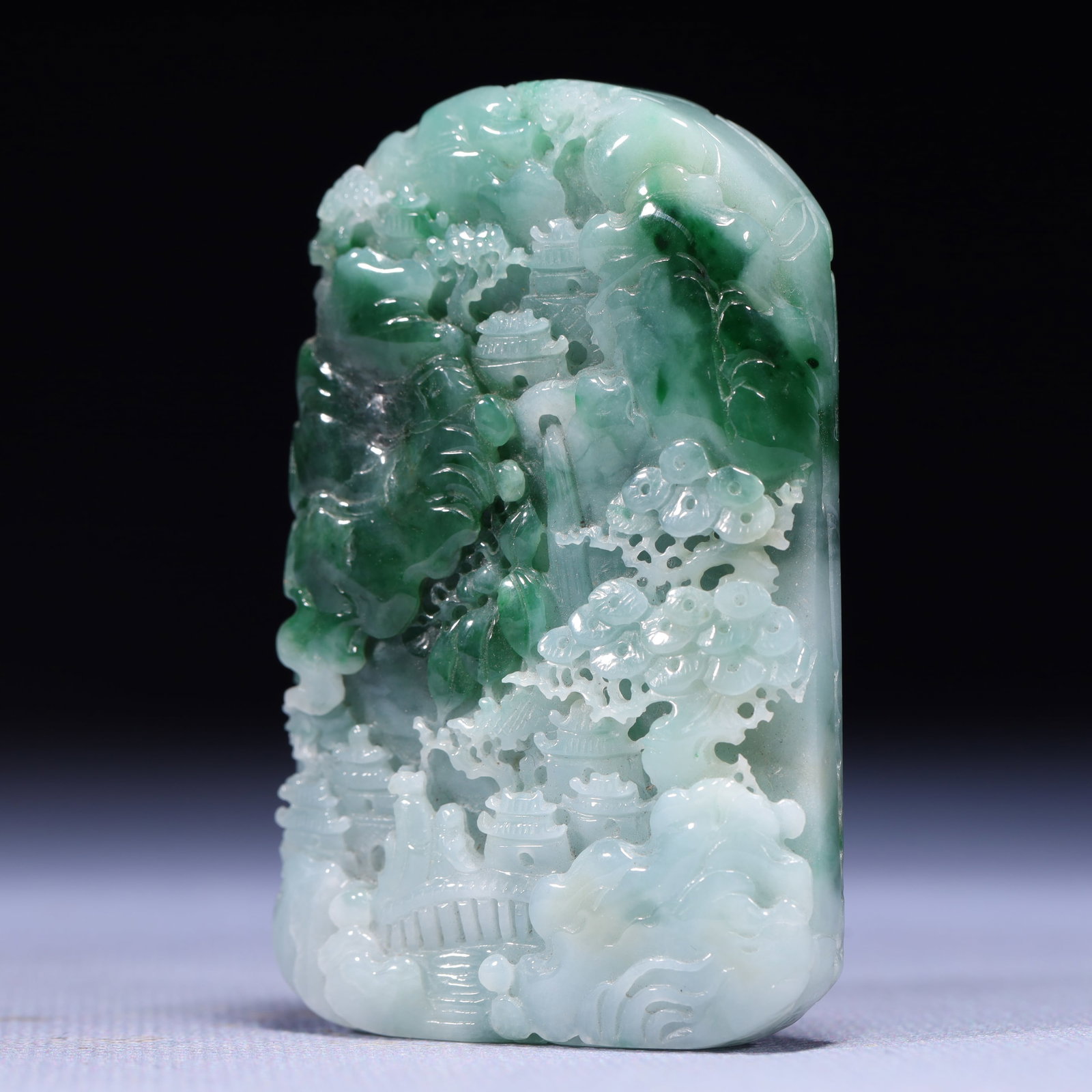 An Exquisite Jadeite Landscape Pattern Pendant - 2