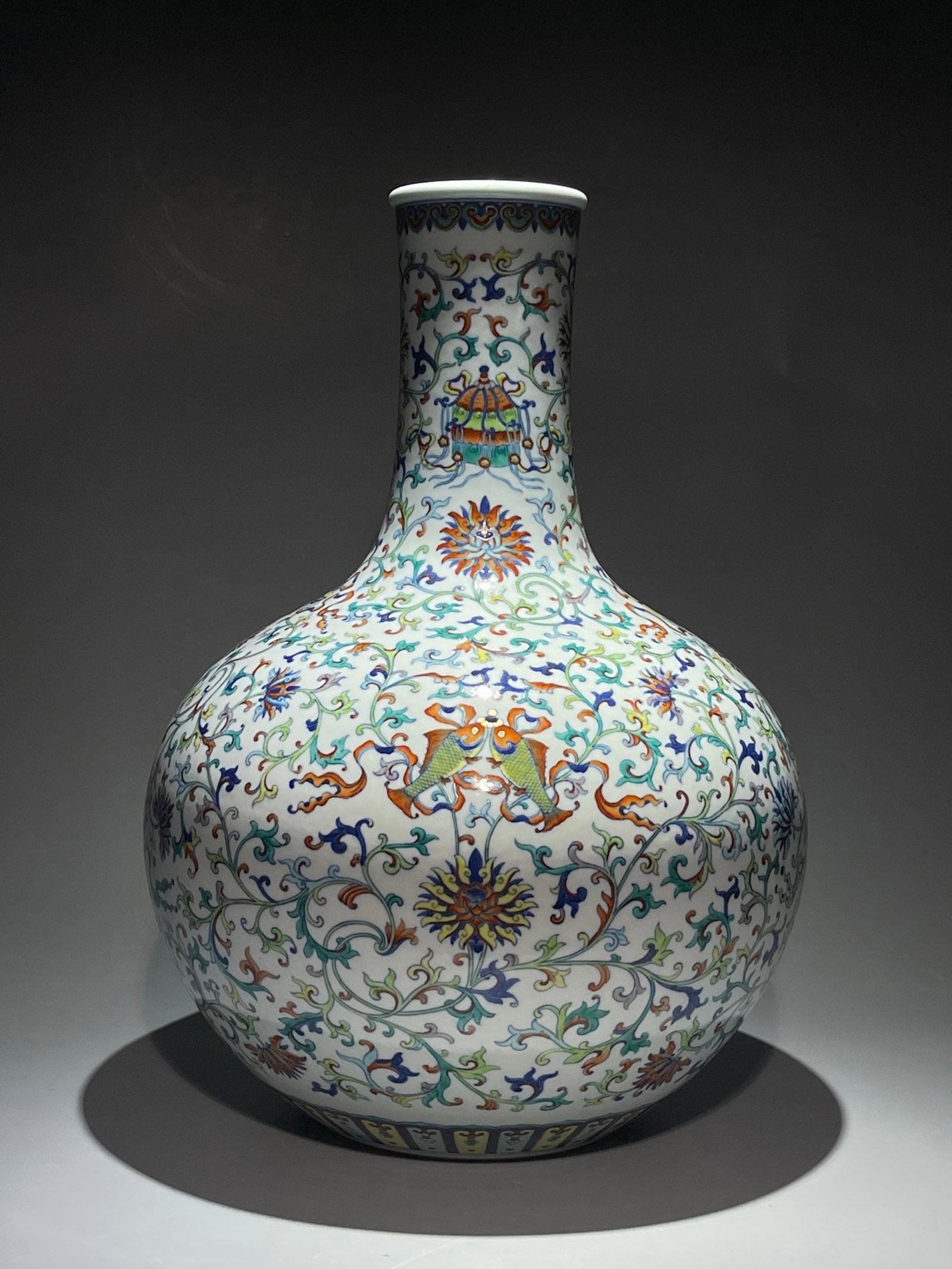 A Huge Doucai Lotus Pattern Vase - 3