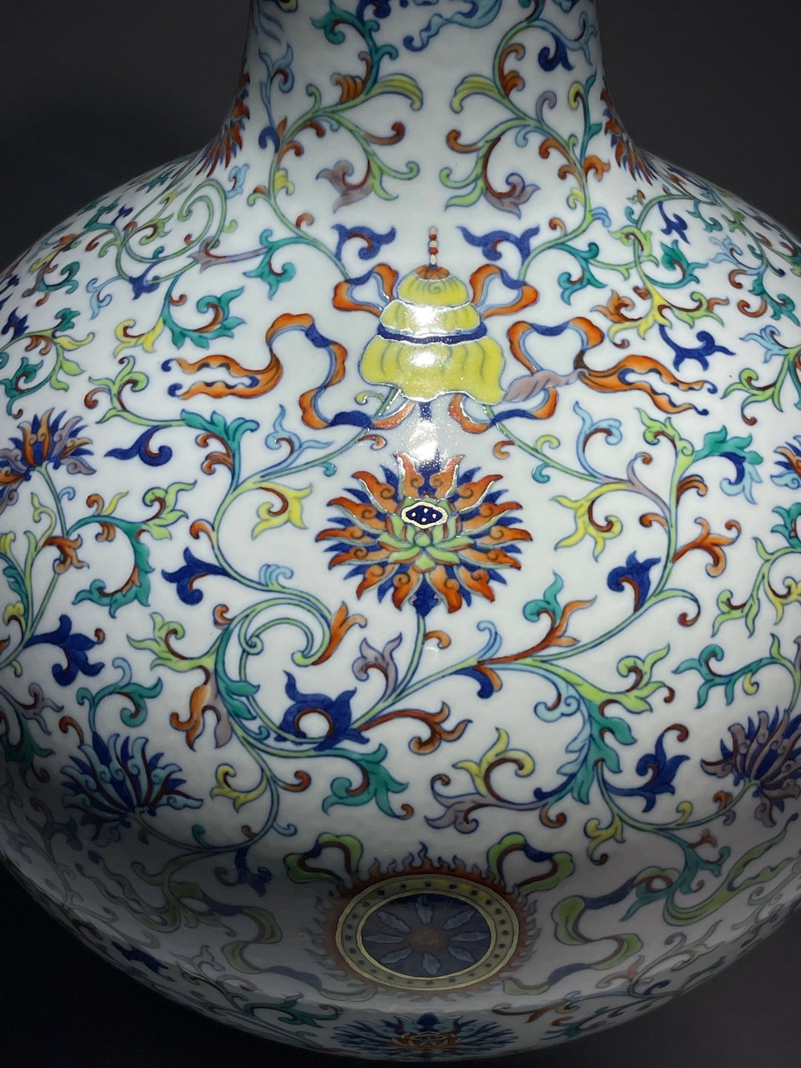 A Huge Doucai Lotus Pattern Vase - 5
