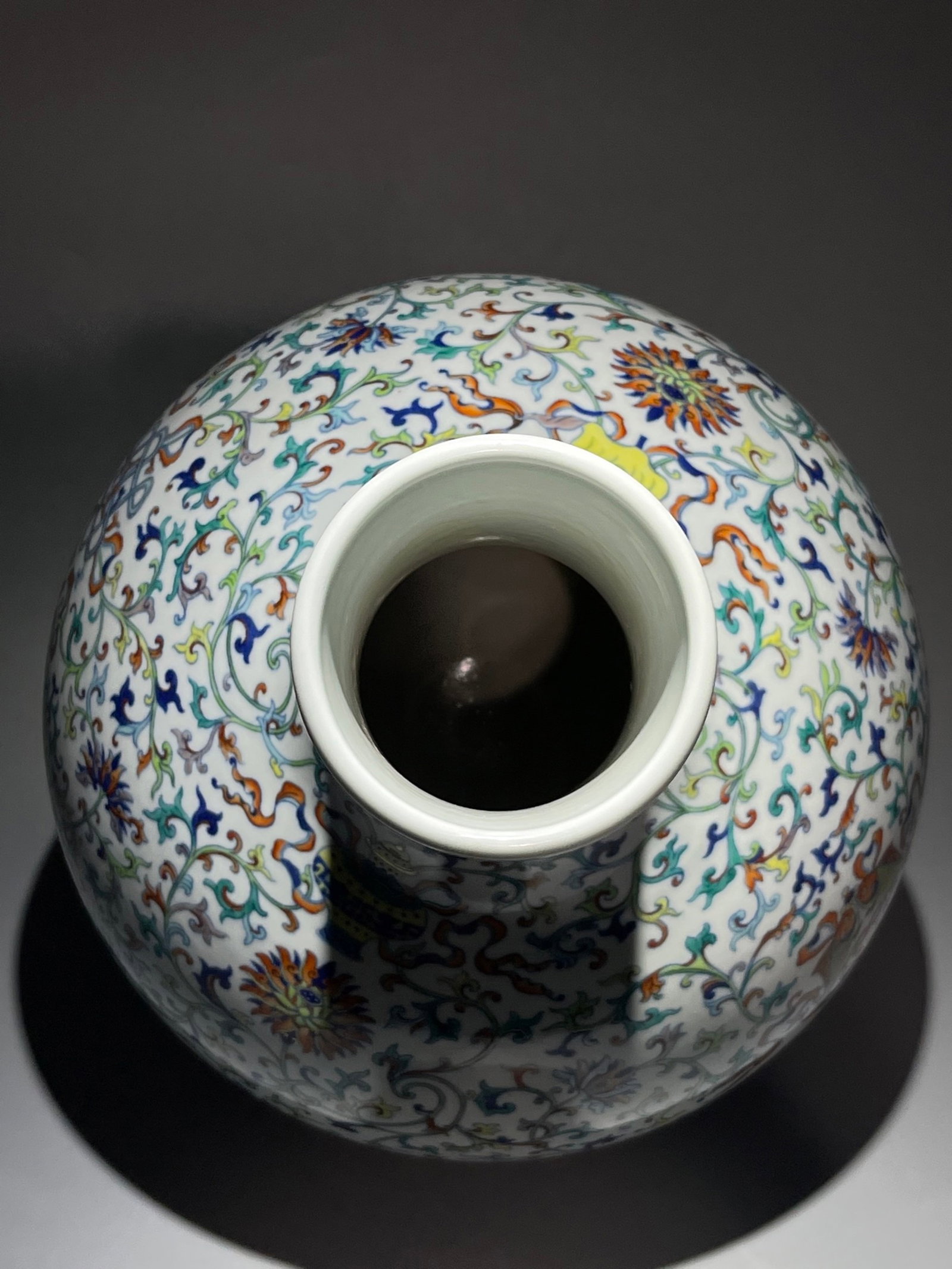 A Huge Doucai Lotus Pattern Vase - 7