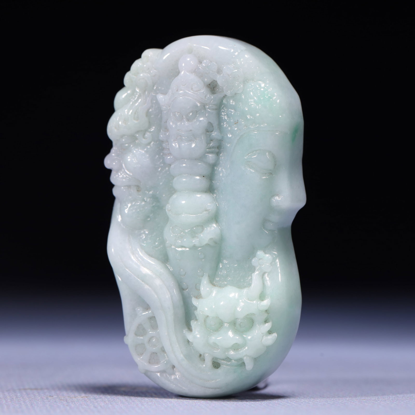 An Exquisite Jadeite Buddha Statue Pattern Pendant - 2