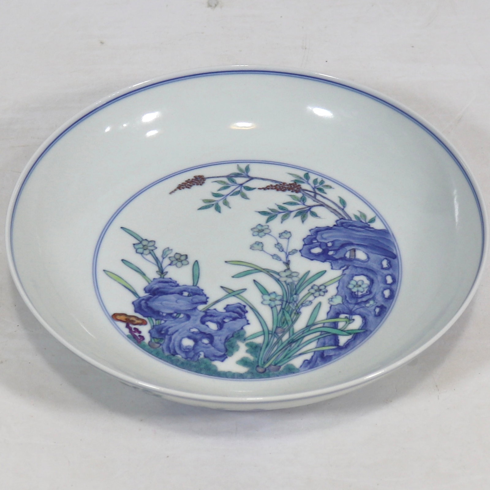 An Exquisite Doucai Flower Pattern Plate - 2