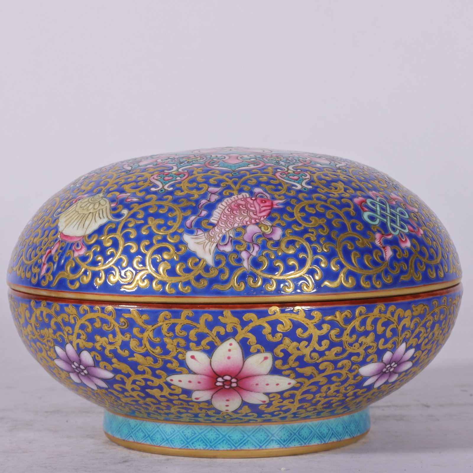 An Exquisite Enamel Painted Gold Lotus Pattern Box with Cover: An Exquisite Enamel Painted Gold Lotus Pattern Box with Cover,Qing Dynasty,China,Qianlong Four-character Mark,Size:3.1inx4.9in