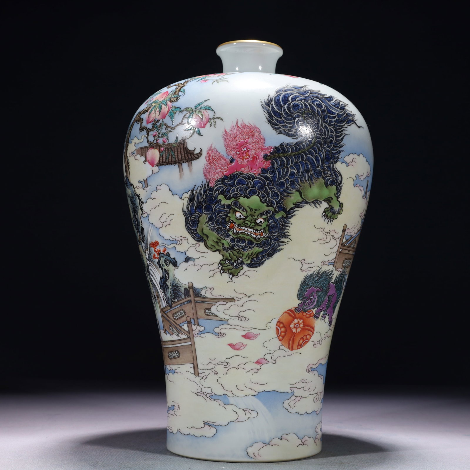 An Exquisite Famille-Rose Painted Gold Lion Pattern Vase,with poem: An Exquisite Famille-Rose Painted Gold Lion Pattern Vase,with poem,Qing Dynasty,China,Yongzheng Six-character Mark,Size:7.1inx12.6in,Weight:2700g 粉彩描金狮子ಬ