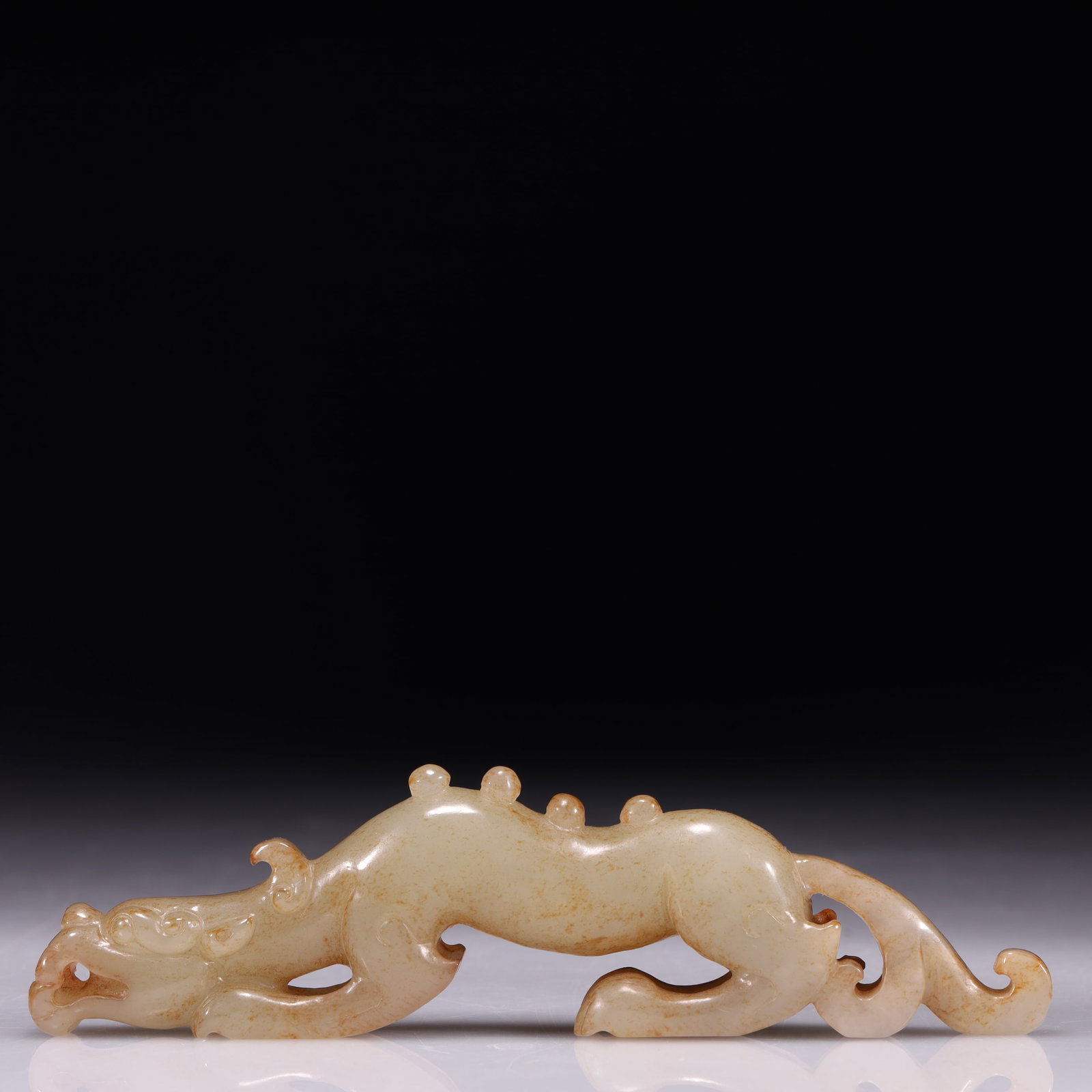 An Exquisite White Jade Beast Ornament: An Exquisite White Jade Beast Ornament,Qing Dynasty,China,Size:5.3inx0.6inx1.4in,Weight:89g ?????,????