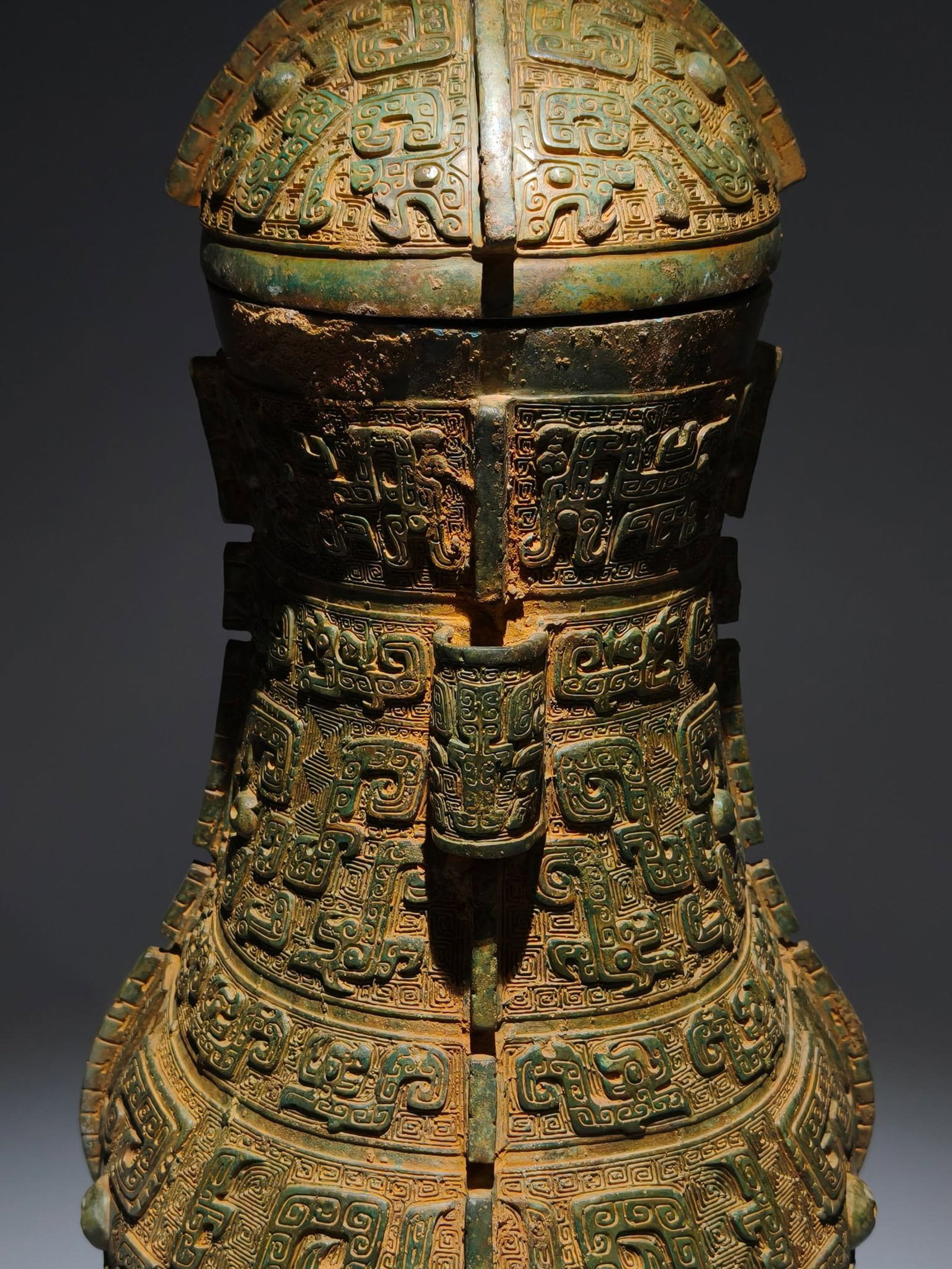 An Archaic Bronze Beast-Face Pattern Pot - 5