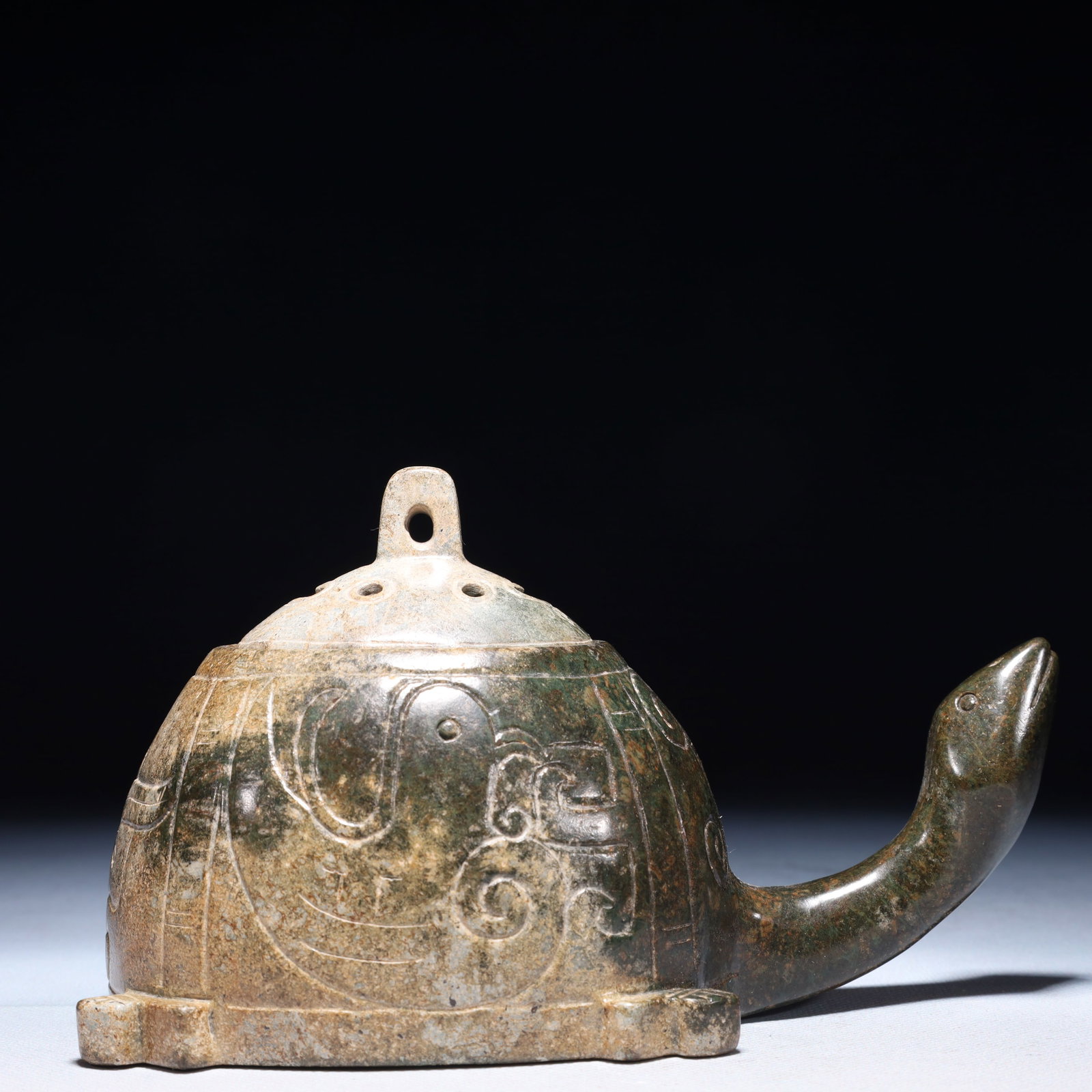 An Exquisite Jasper Beast Ornament: An Exquisite Jasper Beast Ornament,Qing Dynasty,China,Size:7.1inx3.9inx4.7in,Weight:1400g 碧玉兽摆件,中国清代