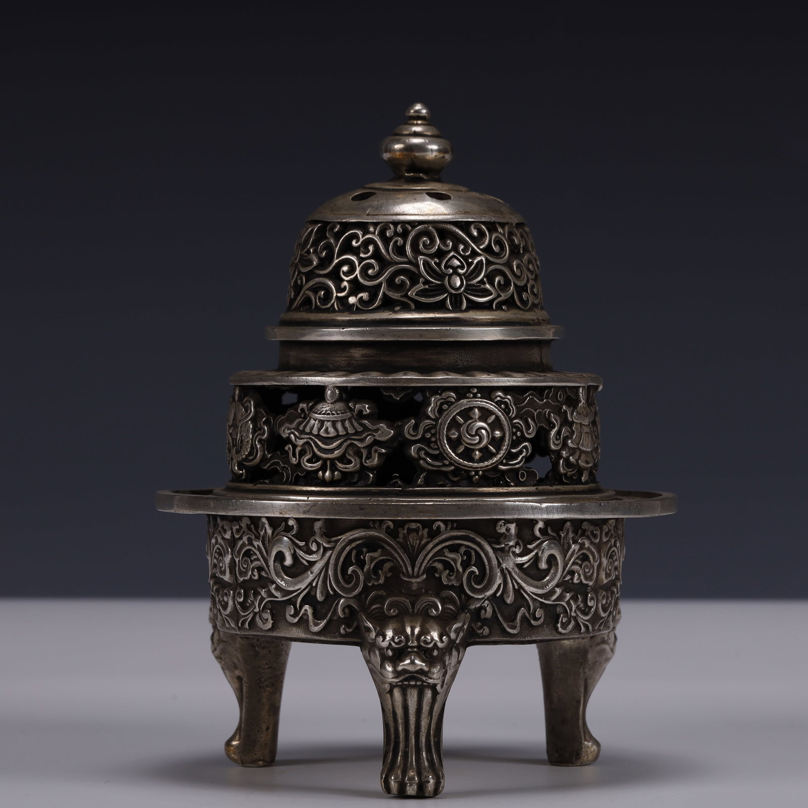 An Exquisite Silver-Plated Bronze Lotus Pattern Tripod Censer: An Exquisite Silver-Plated Bronze Lotus Pattern Tripod Censer ,The Republic of China,Size:5.1inx5.1inx6.7in,Weight:600g