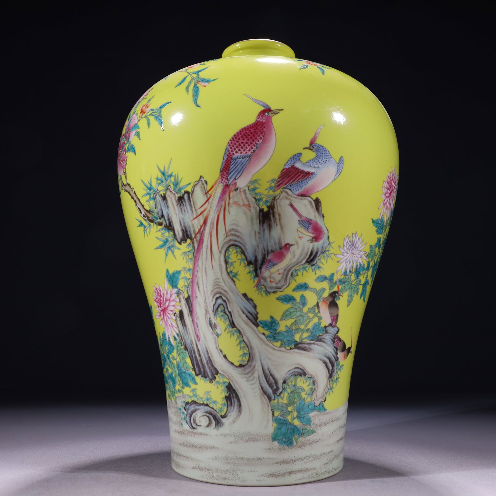An Exquisite Yellow Ground Famille-Rose Painted Gold Flower and Bird Pattern Vase: An Exquisite Yellow Ground Famille-Rose Painted Gold Flower and Bird Pattern Vase,Qing Dynasty,China,Yongzheng Six-character Mark,Size:8.7inx15.7in,Weight:4350g