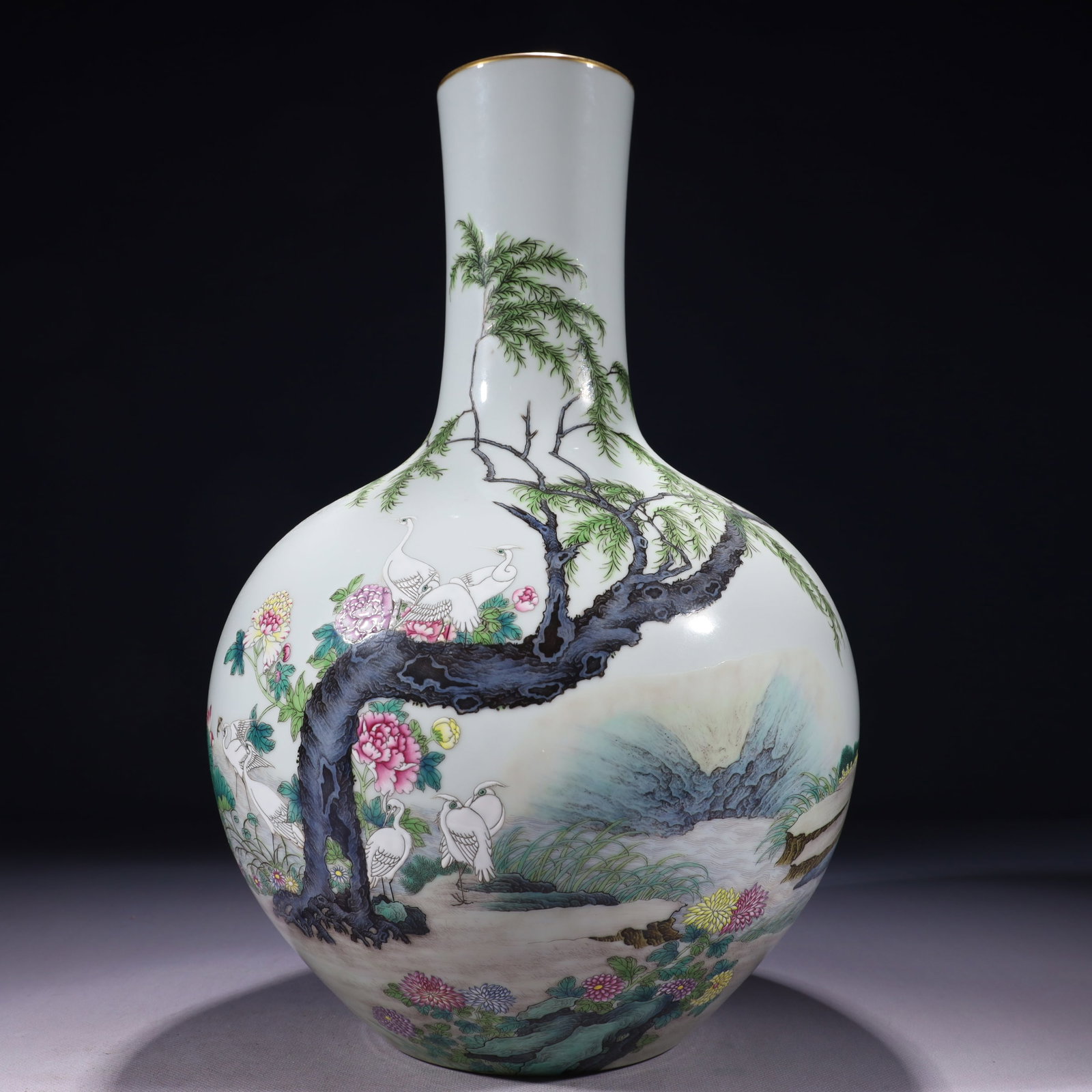 An Exquisite Famille-Rose Painted Gold Flower and Crane Pattern Vase,with poem: An Exquisite Famille-Rose Painted Gold Flower and Crane Pattern Vase,with poem,Qing Dynasty,China,Qianlong Six-character Mark,Size:9.4inx16.5in,Weight:4500g 粉彩描金花