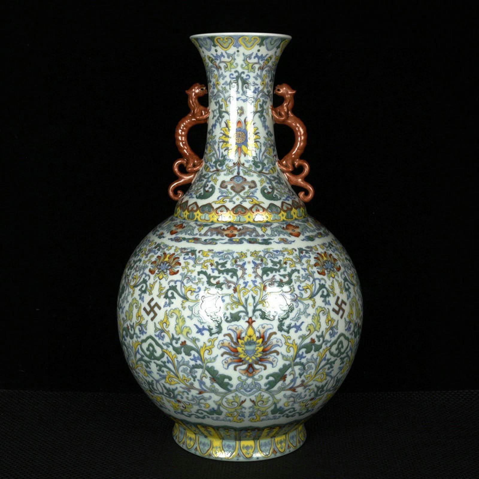 A Huge Doucai Painted Gold Lotus Pattern Dragon-Ears Vase: A Huge Doucai Painted Gold Lotus Pattern Dragon-Ears Vase,Qing Dynasty,China,Qianlong Six-character Mark,Size:20.5inx12.2in 斗彩描金缠枝莲纹龙 