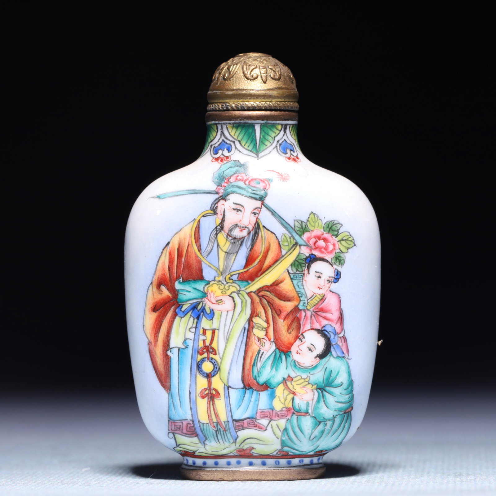 An Exquisite Painted Enamel Figure Pattern Snuff Bottle (1 of 8)