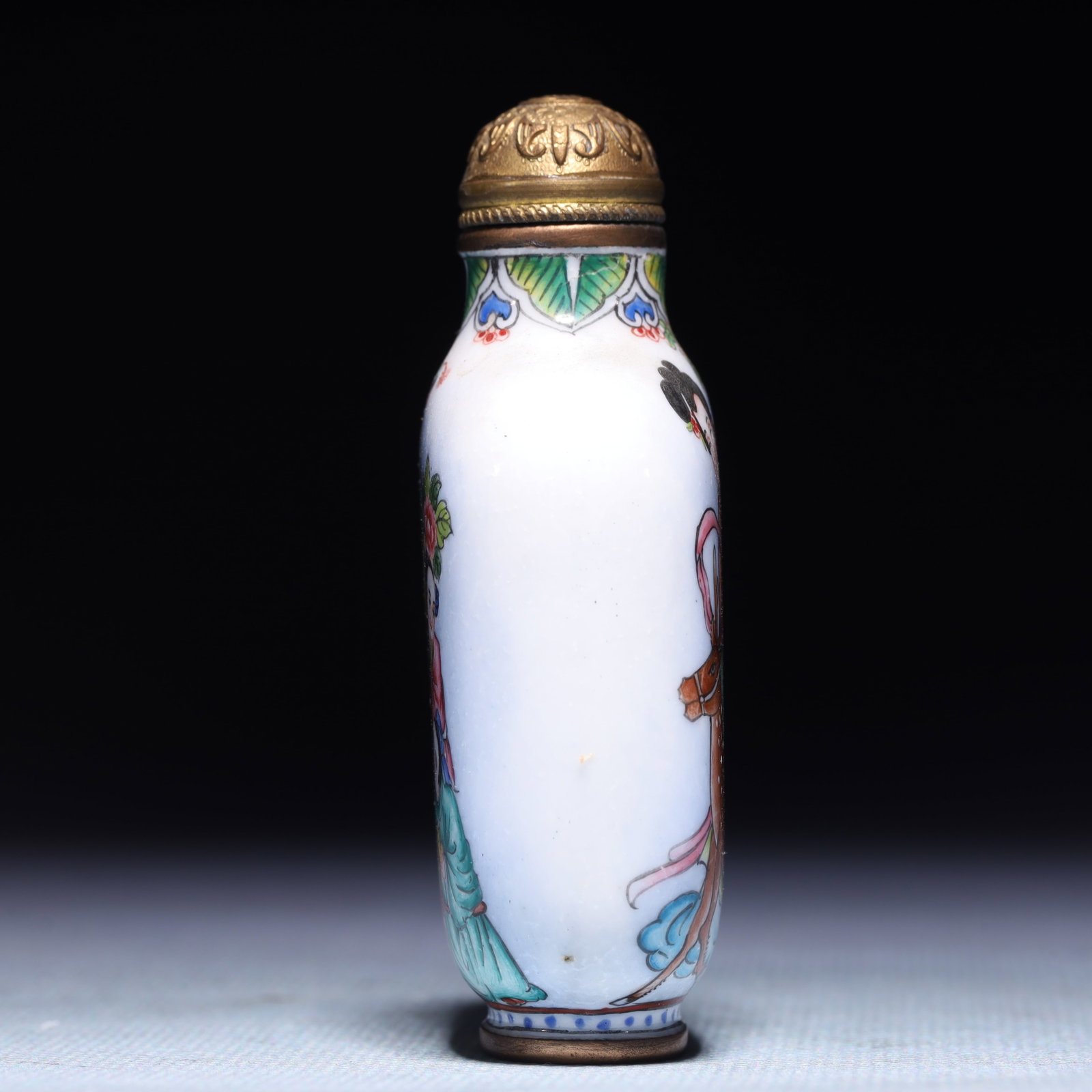 An Exquisite Painted Enamel Figure Pattern Snuff Bottle - 3