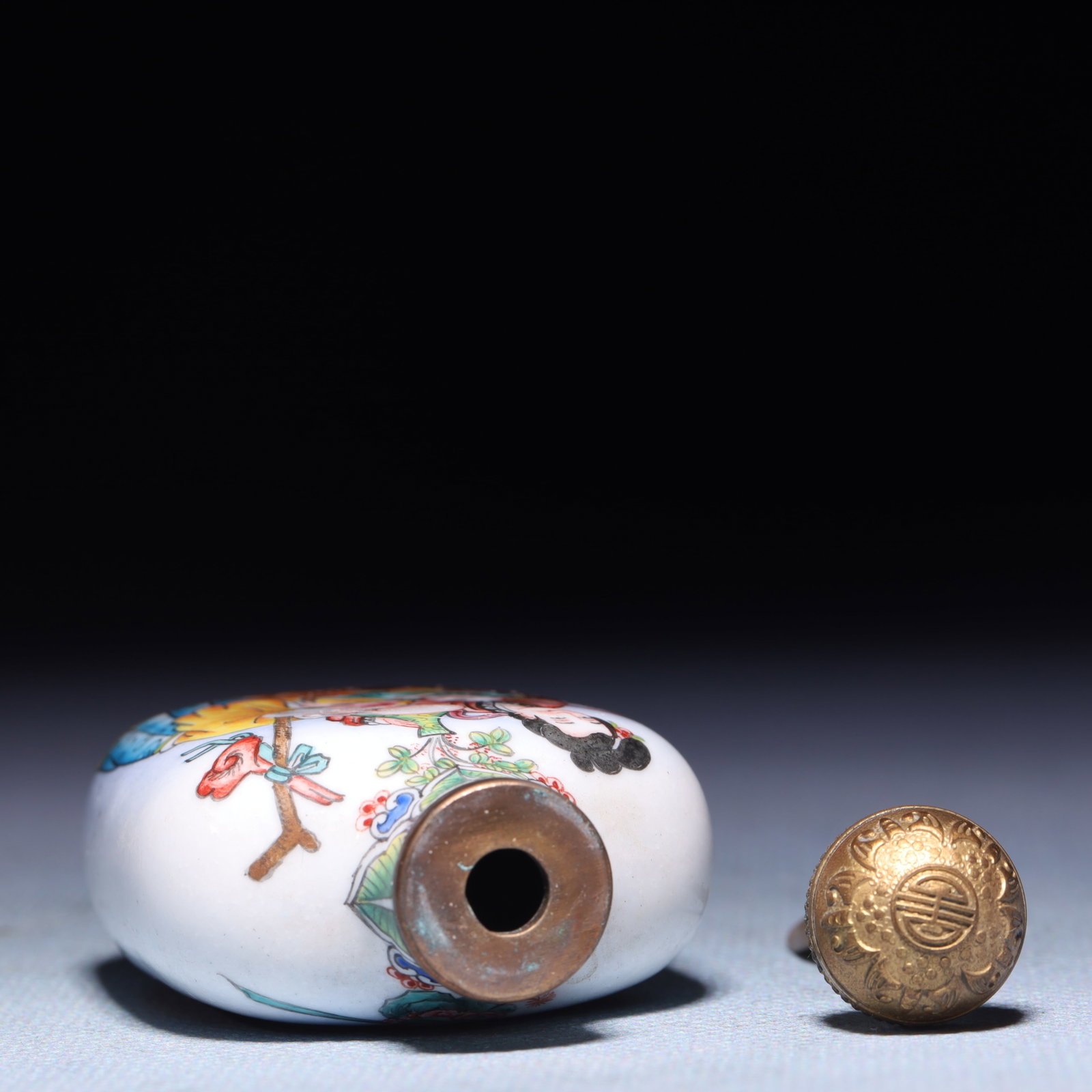 An Exquisite Painted Enamel Figure Pattern Snuff Bottle - 7