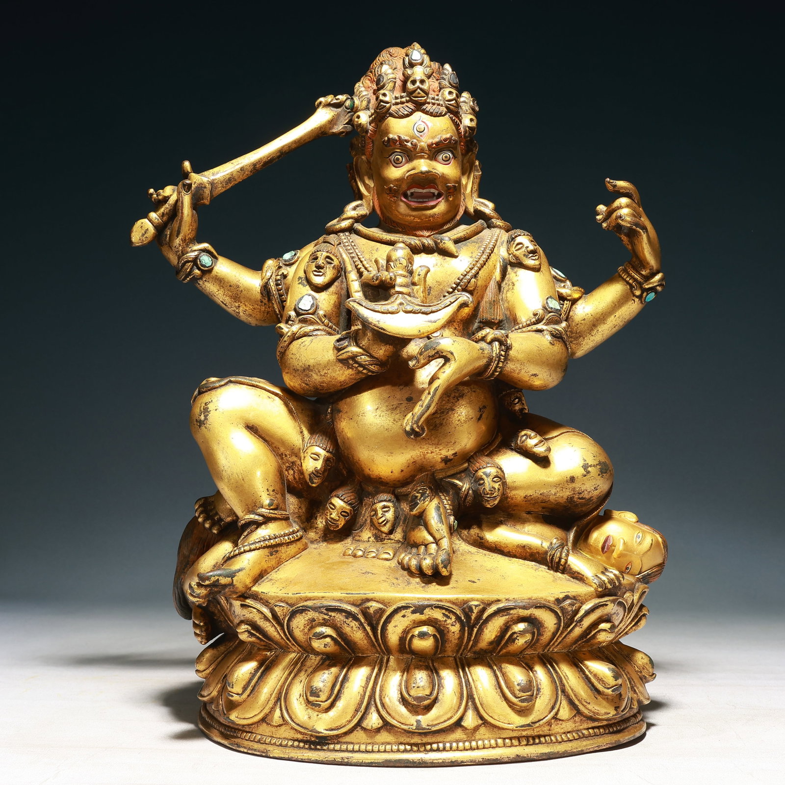 A Solemn Gilt Bronze Statue of Mammon,With Inscription: A Solemn Gilt Bronze Statue of Mammon,With Inscription,Qing Dynasty, China,Size:13inx8.3inx17.3in,Weight:14000g 铜鎏金财神像,带铭文,中ࢲ