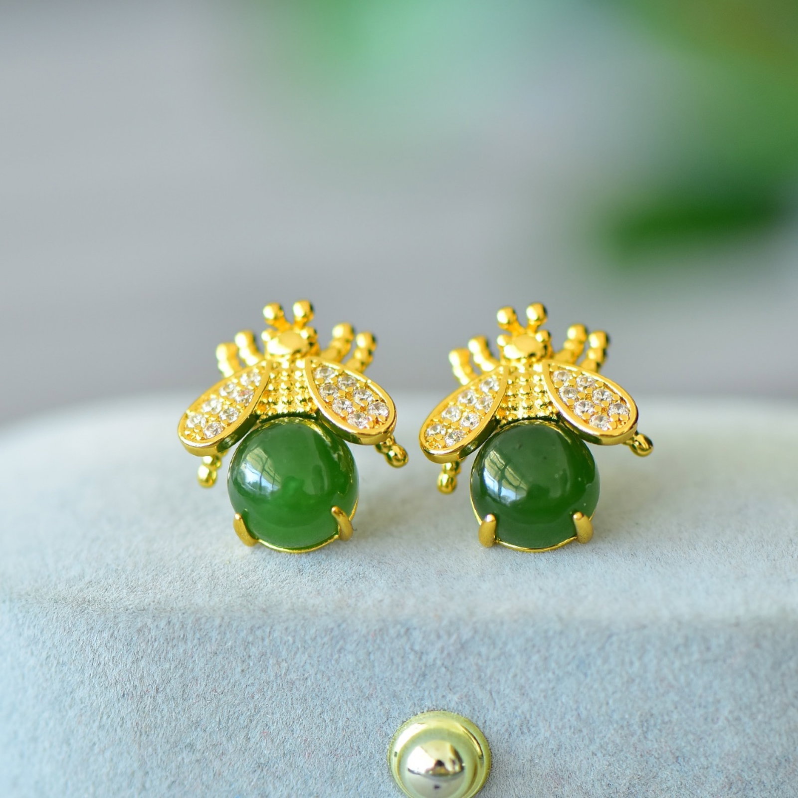 A Pair of Exquisite Bronze-Gold Plated Inlaid Jasper Earrings,Inlaid Diamond: A Pair of Exquisite Bronze-Gold Plated Inlaid Jasper Earrings,Inlaid Diamond,Size:0.3inx0.3in 一对铜镀金镶碧玉耳钉,嵌钻石
