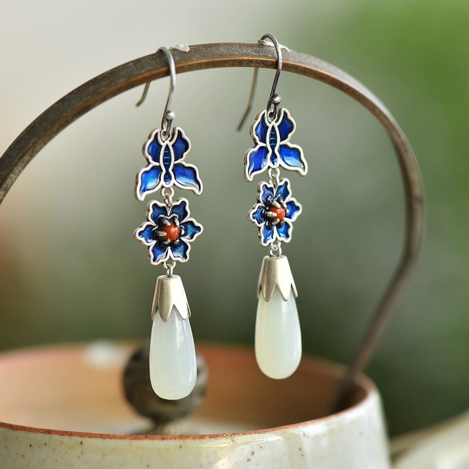 A Pair of Exquisite Sterling Silver-Gold Plated Inlaid White Jade Enamel Earrings: A Pair of Exquisite Sterling Silver-Gold Plated Inlaid White Jade Enamel Earrings,Size:0.3inx0.7in 一对纯银镶白玉珐琅耳环
