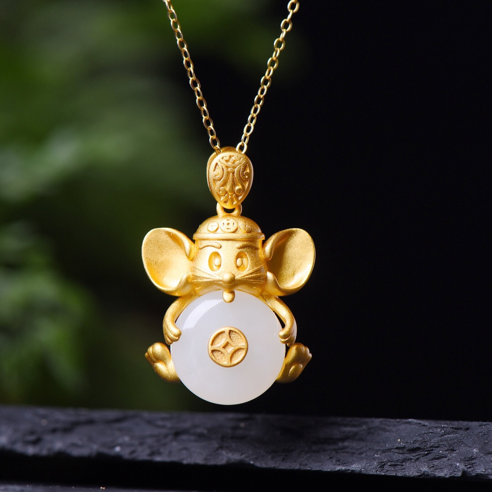An Exquisite Sterling Silver-Gold Plated Inlaid White Jade Pendant: An Exquisite Sterling Silver-Gold Plated Inlaid White Jade Pendant,Size:0.5inx0.5in ?????????