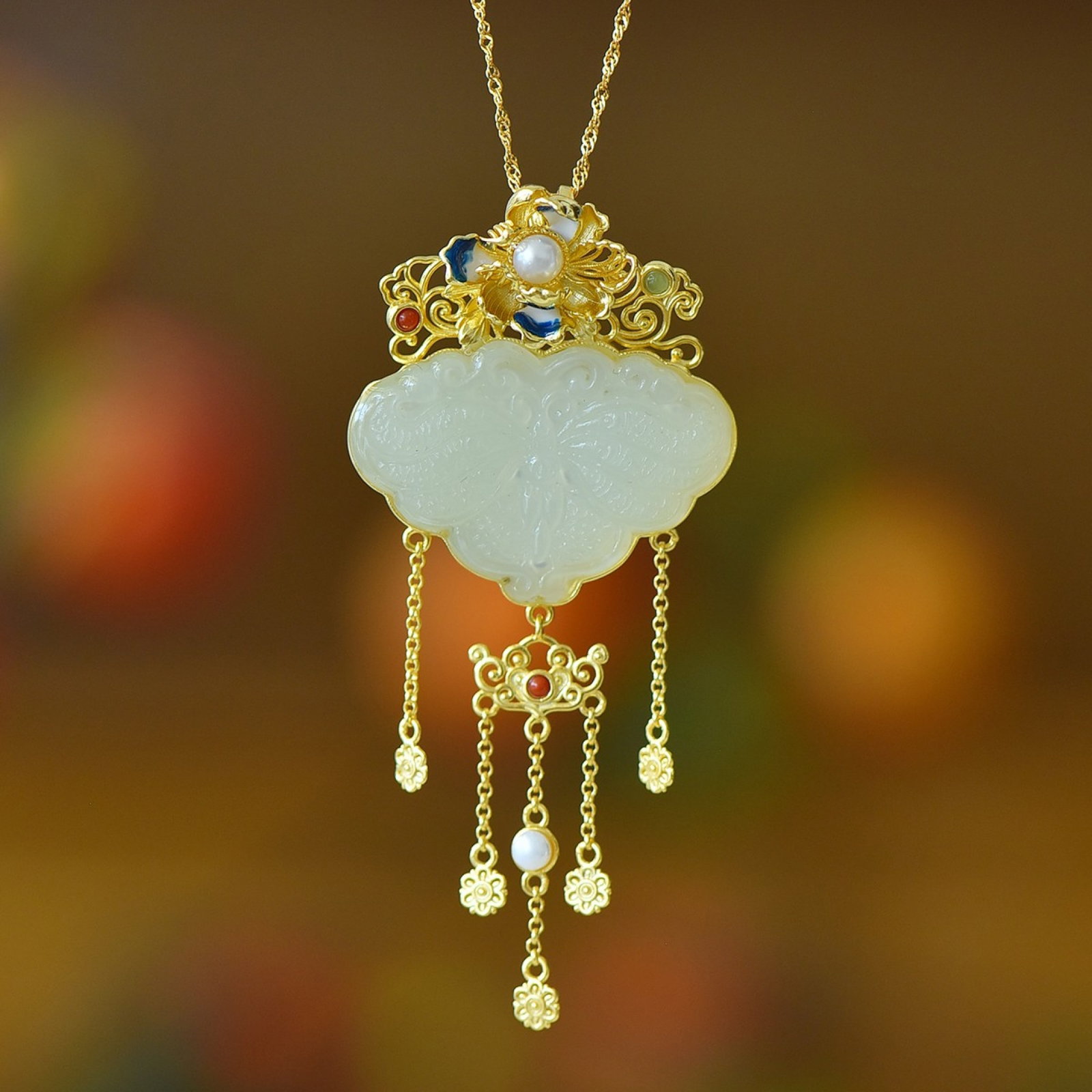 An Exquisite Sterling Silver-Gold Plated Inlaid White Jade Pendant,Inlaid Pearl: An Exquisite Sterling Silver-Gold Plated Inlaid White Jade Pendant,Inlaid Pearl,Size:0.9inx1.4in 纯银镀金镶白玉吊坠,嵌珍珠