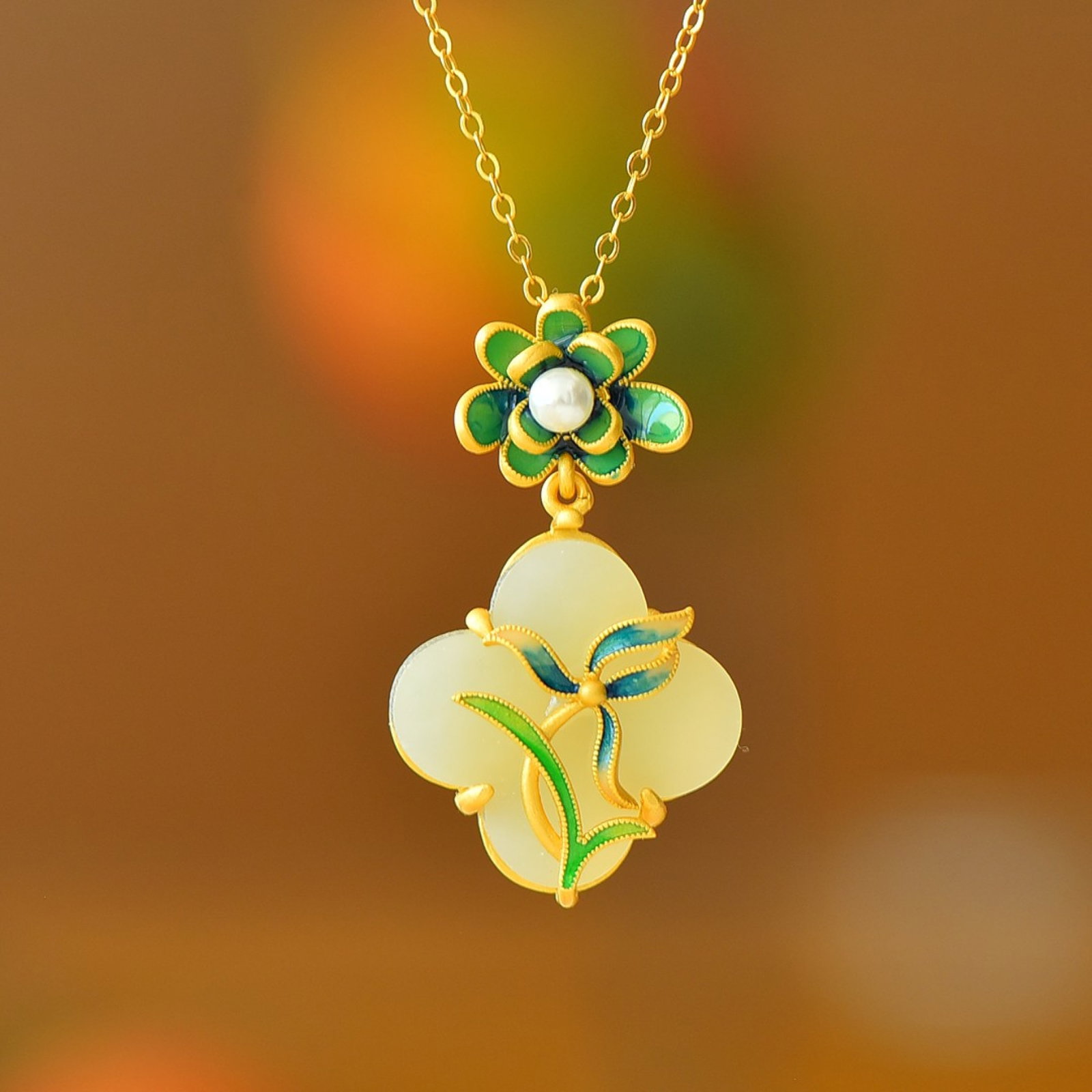A Set of Fine Sterling Silver-Gold Plated Inlaid White Jade Enamel Jewelrys: A Set of Fine Sterling Silver-Gold Plated Inlaid White Jade Enamel Jewelrys 一套纯银镀金镶白玉珐琅首饰