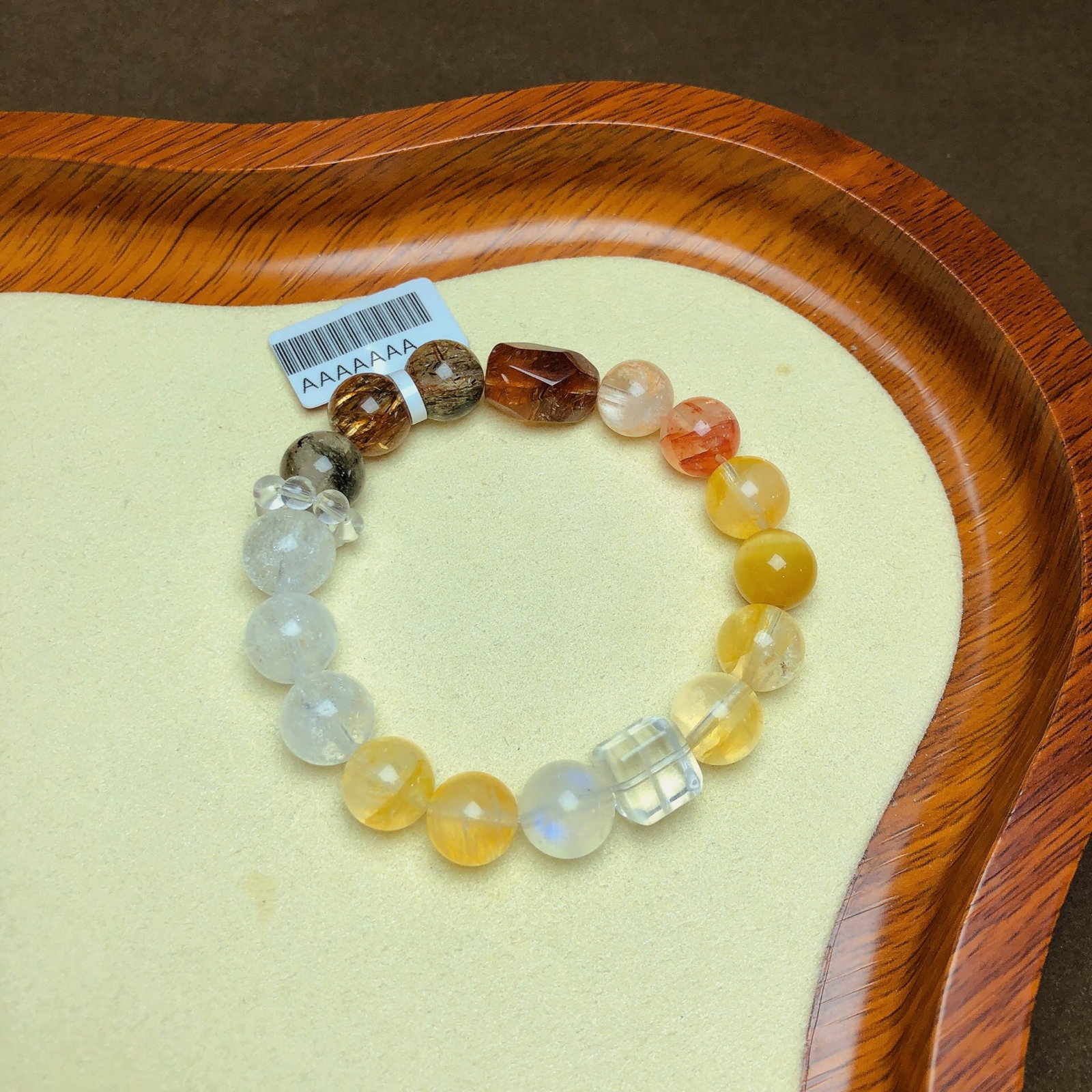 An Exquisite Crystal Bracelet: An Exquisite Crystal Bracelet,Size:0.4in,0.4inx0.4in,Weight:32.2g 水晶手串