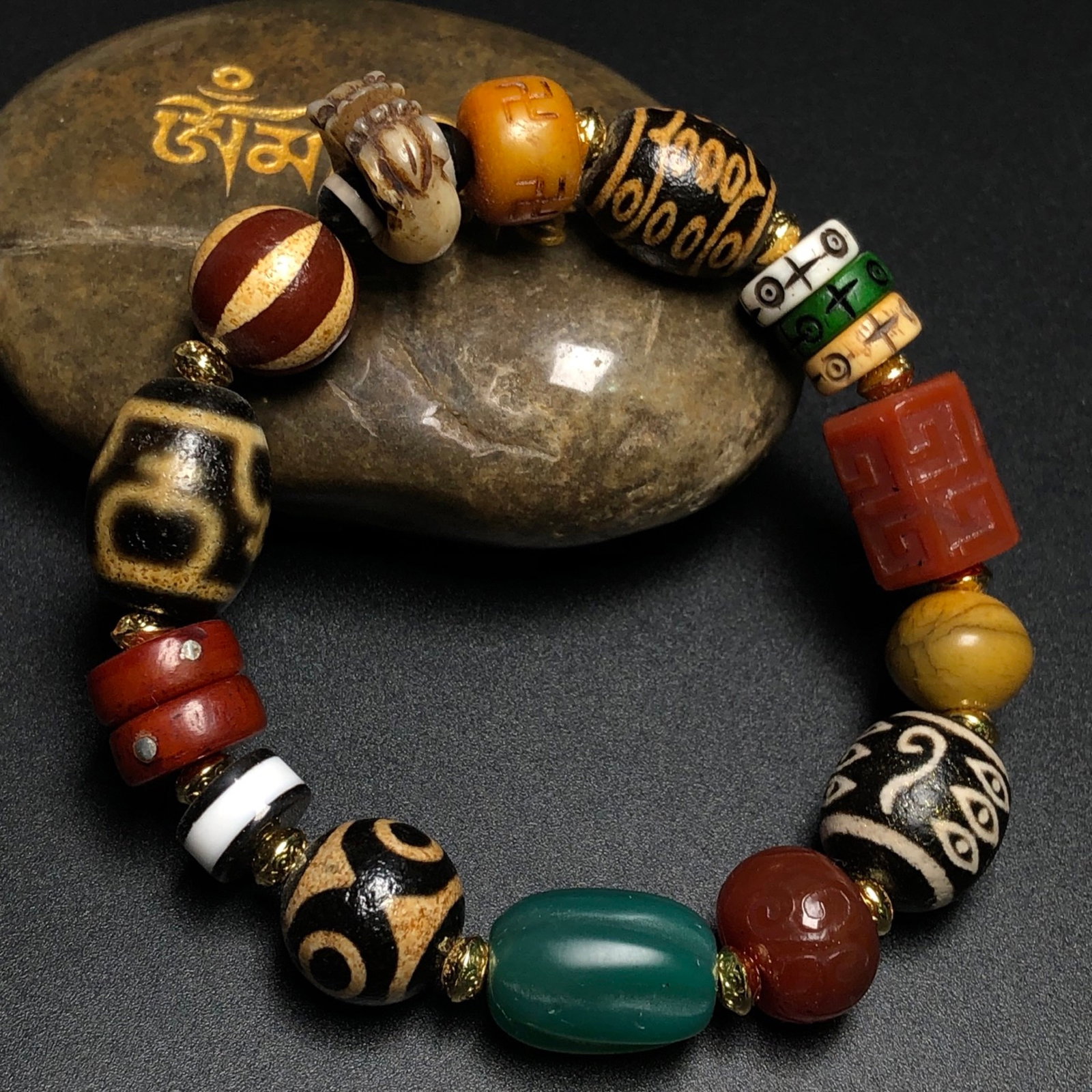 A Precious Dzi Bead Bracelets - 4